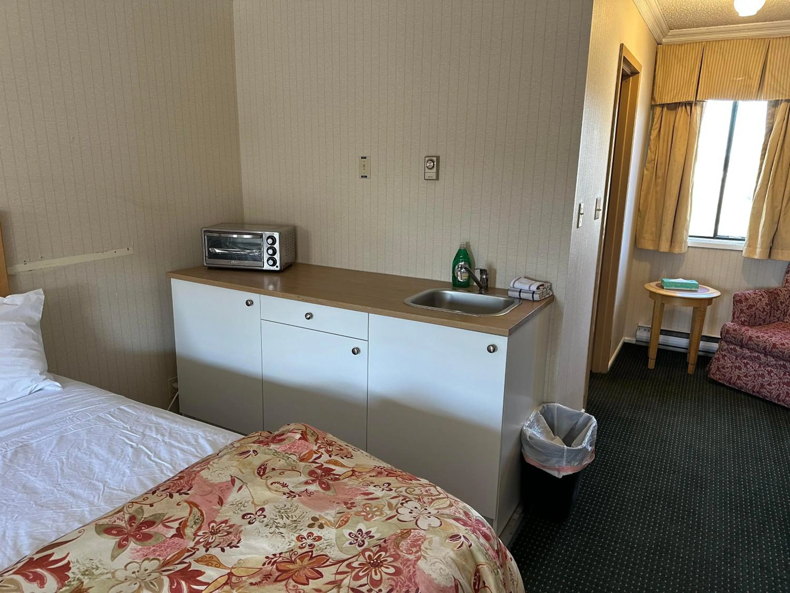 Bed in Travelodge by Wyndam Chetwynd