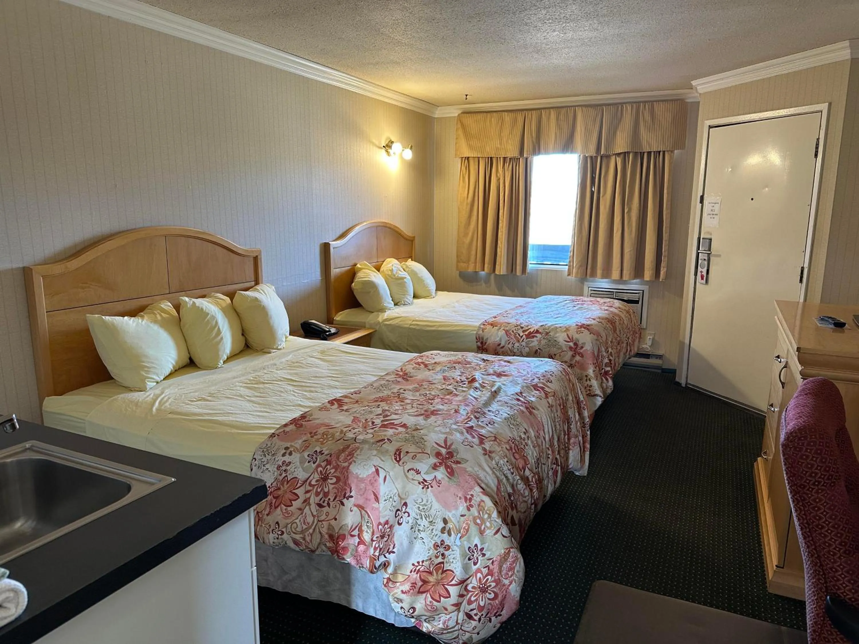 Bed in Travelodge by Wyndam Chetwynd