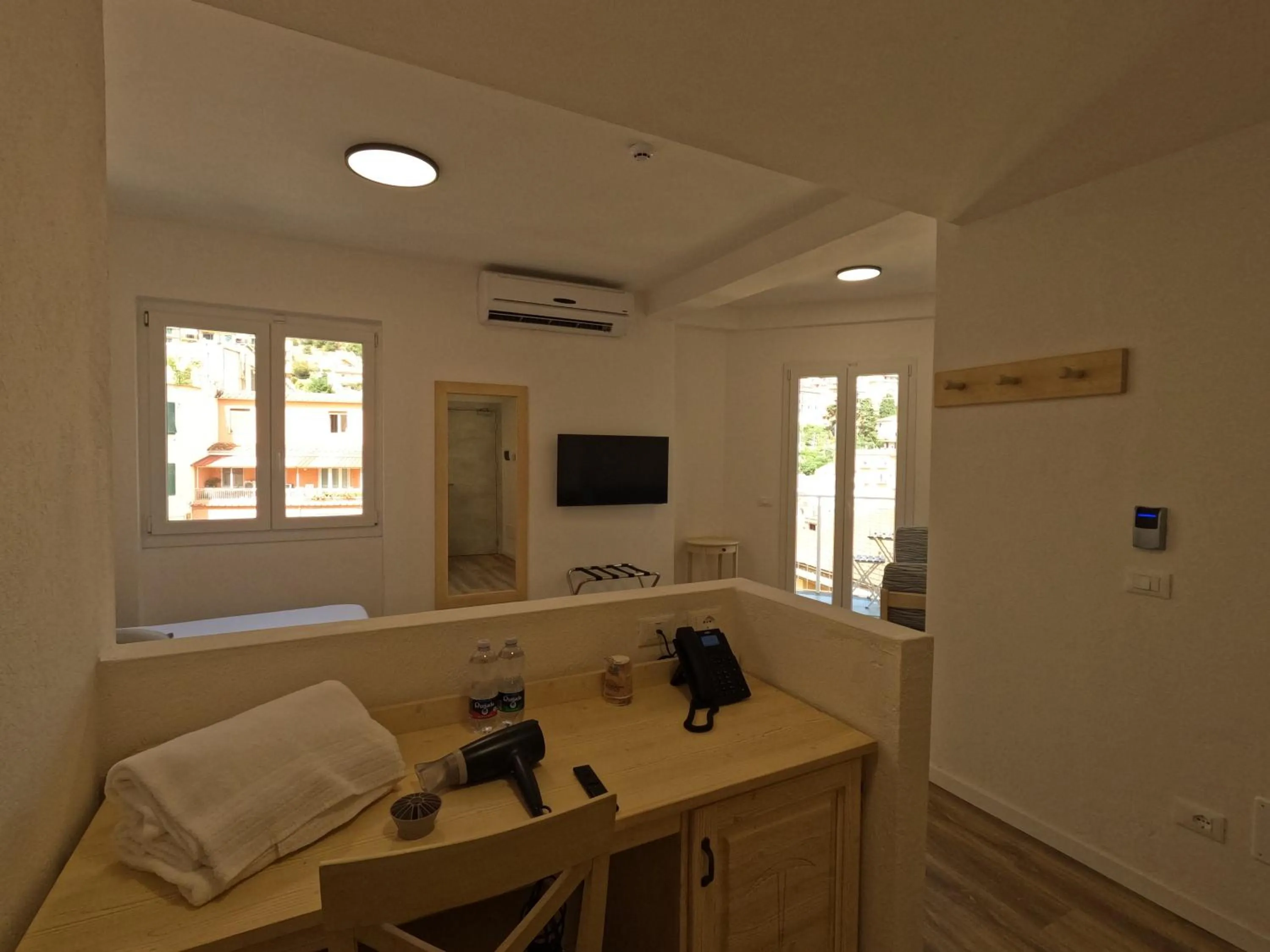 Seating area in Hotel Week End