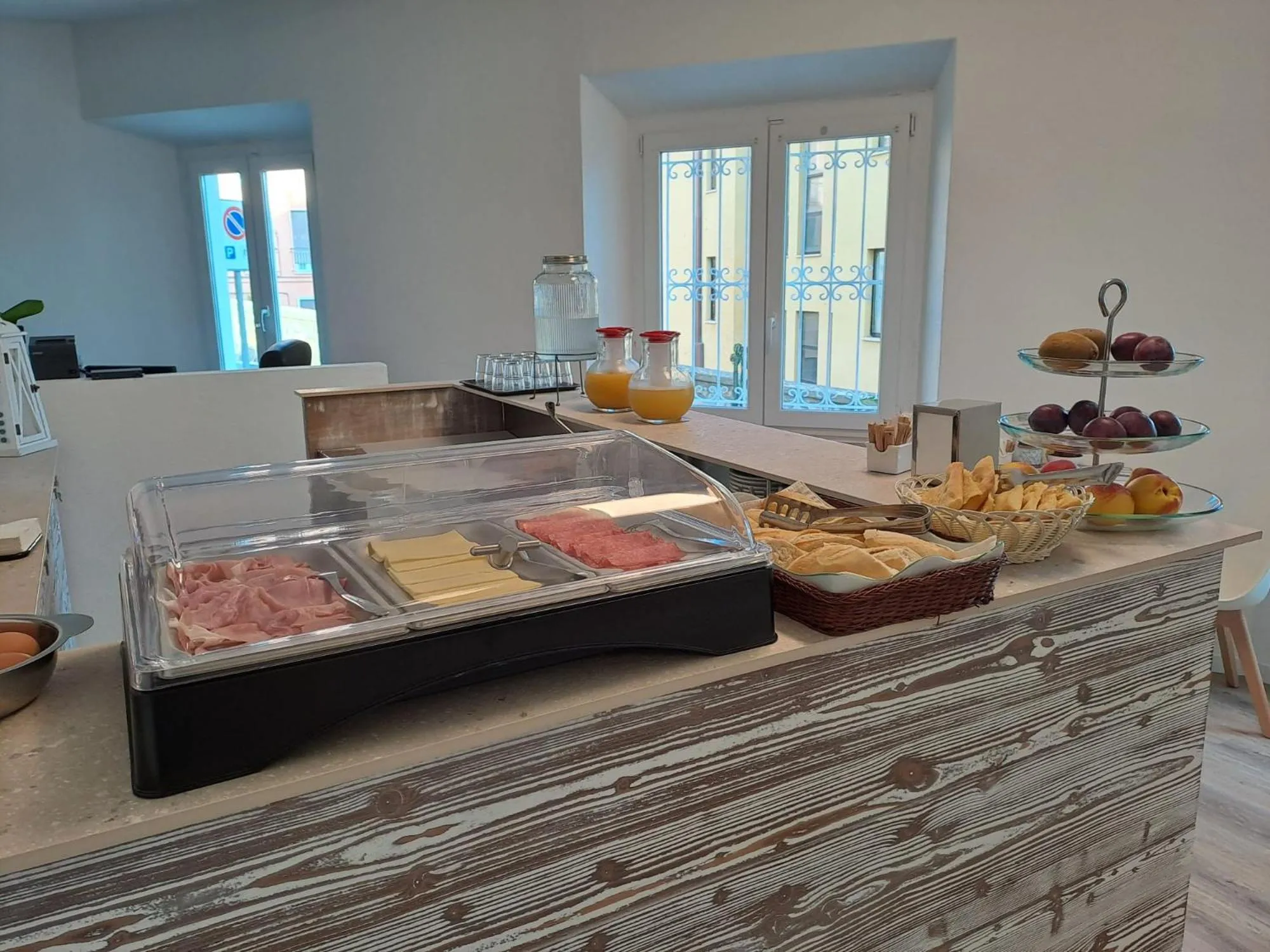 Buffet breakfast in Hotel Week End