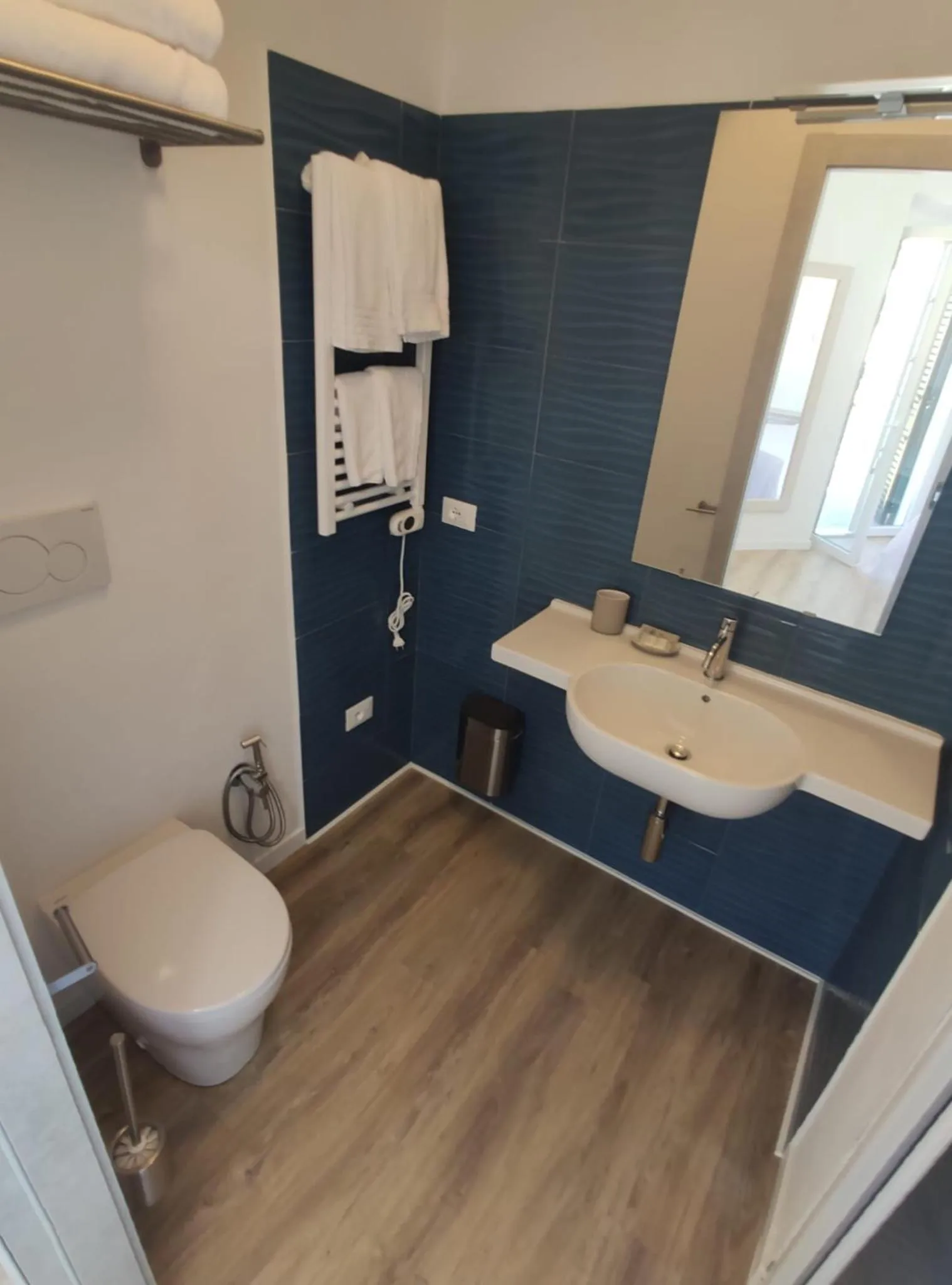 Toilet in Hotel Week End