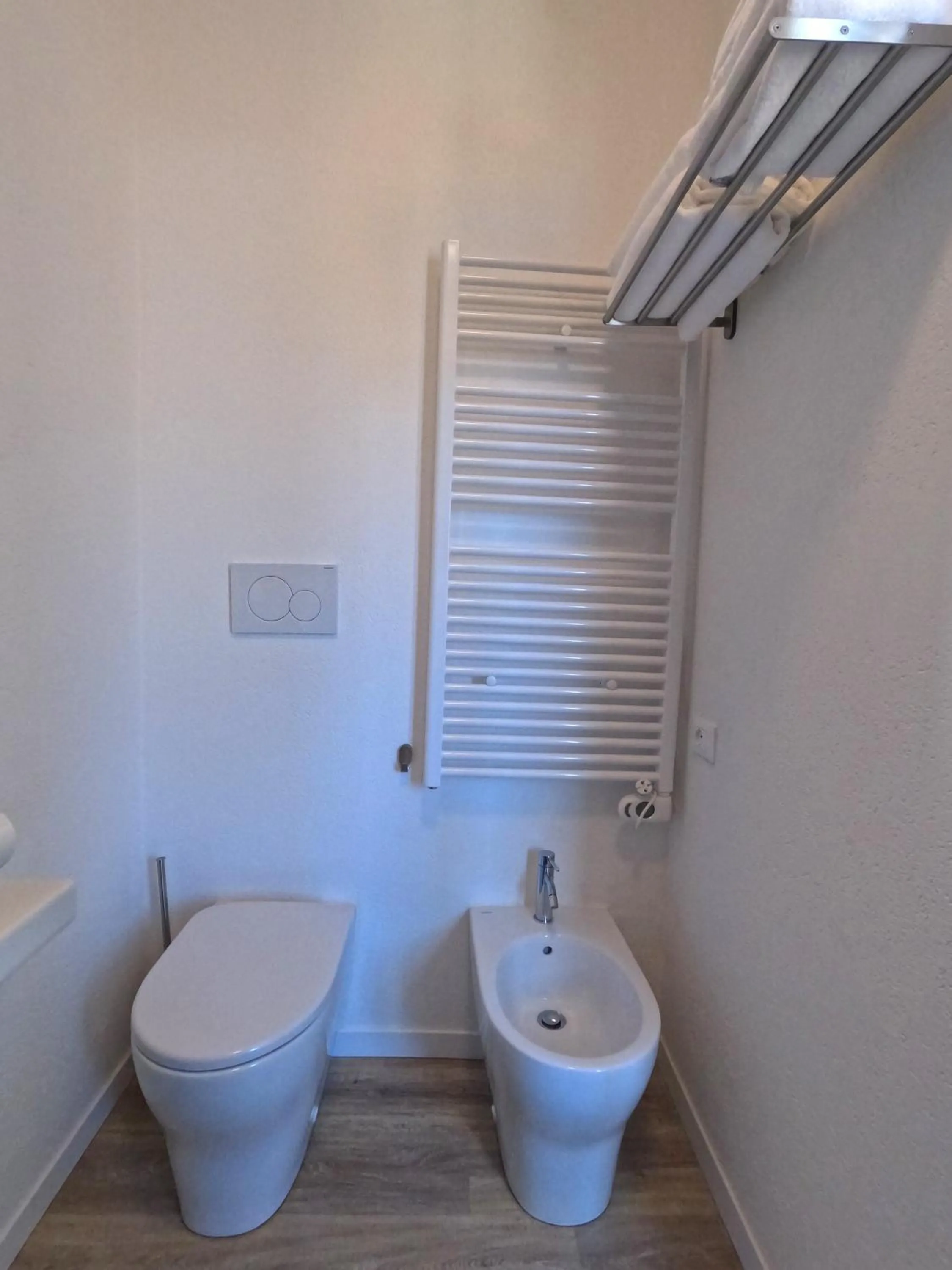 Toilet in Hotel Week End