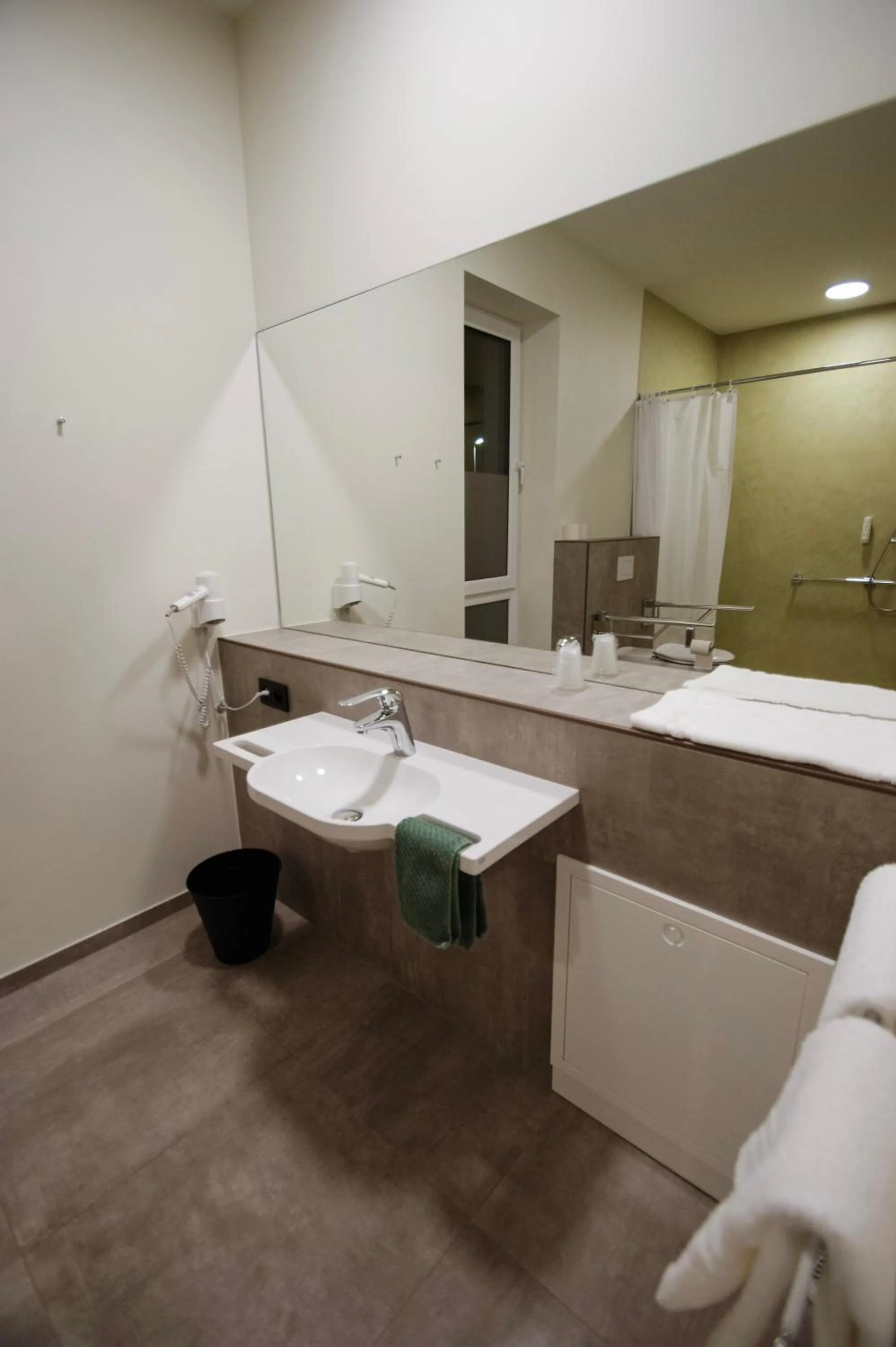 Bathroom in Hotel Restaurant Tychon AG