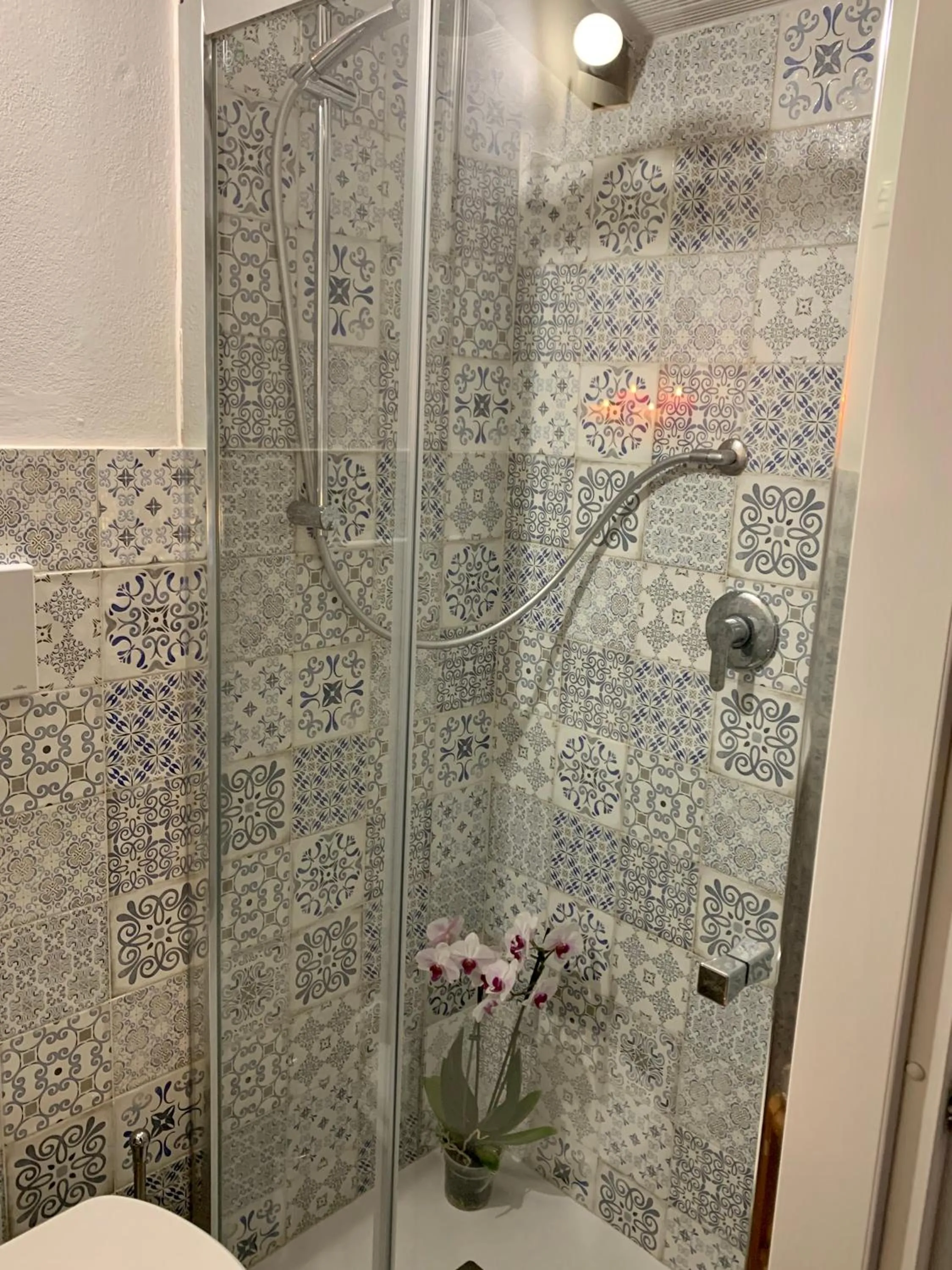 Bathroom in Villa del lago