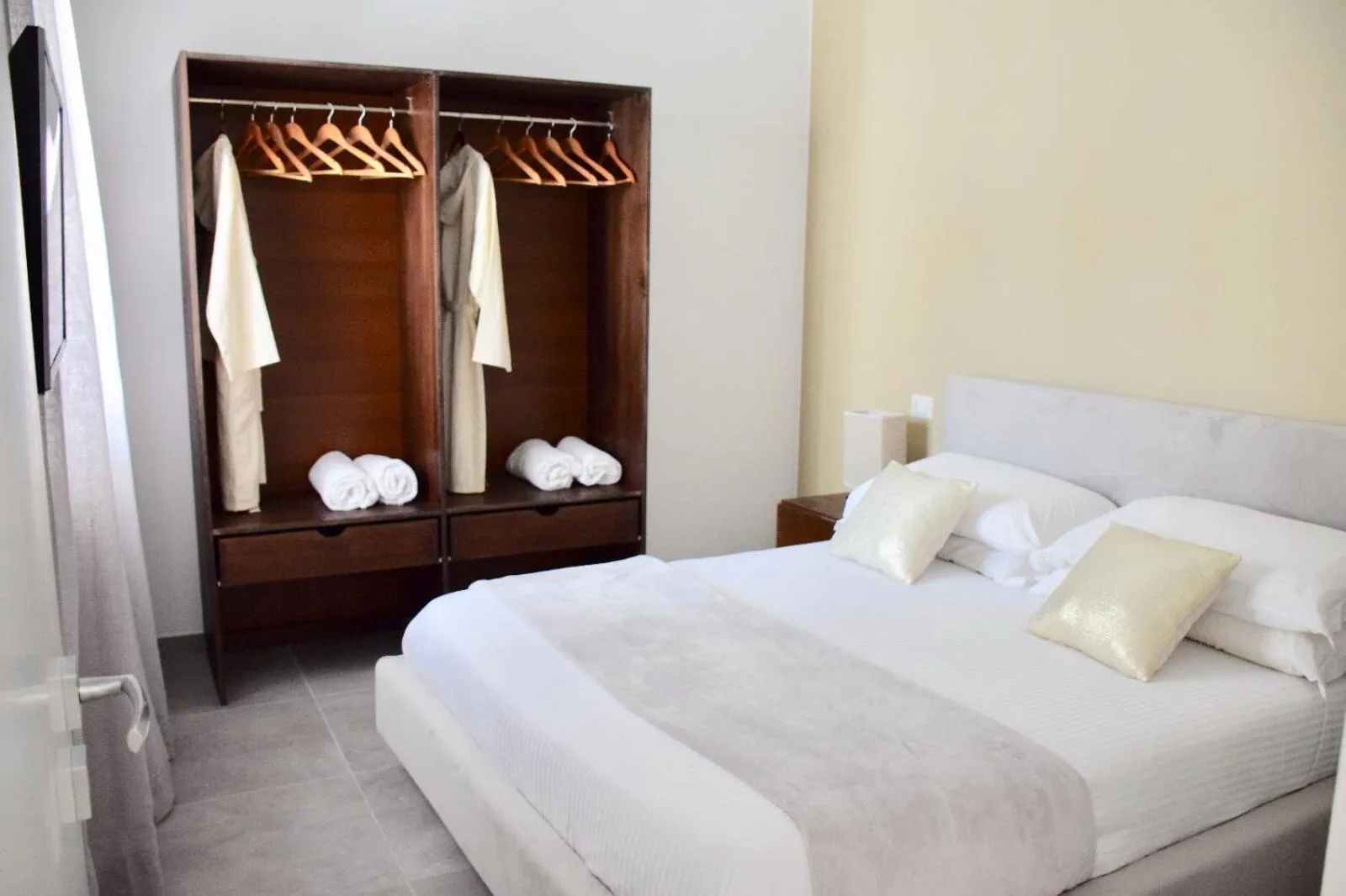 Photo of the whole room in Petra Maris B&B