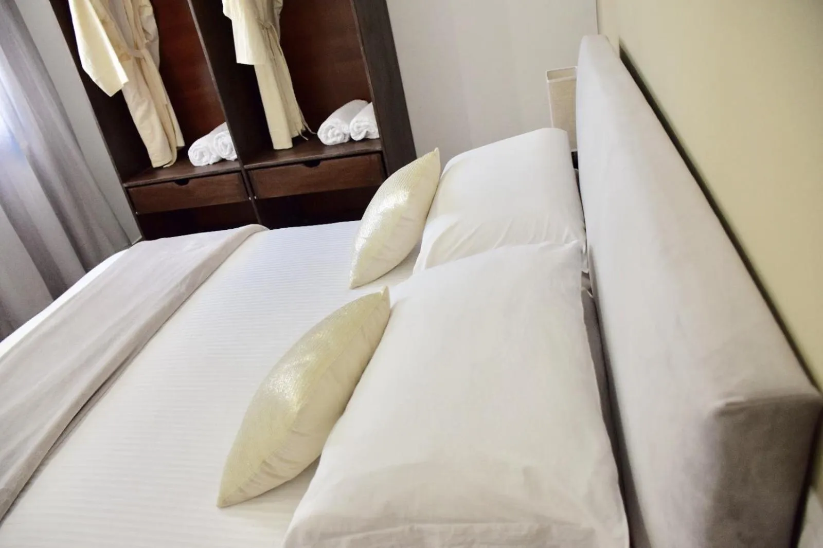 Bed in Petra Maris B&B