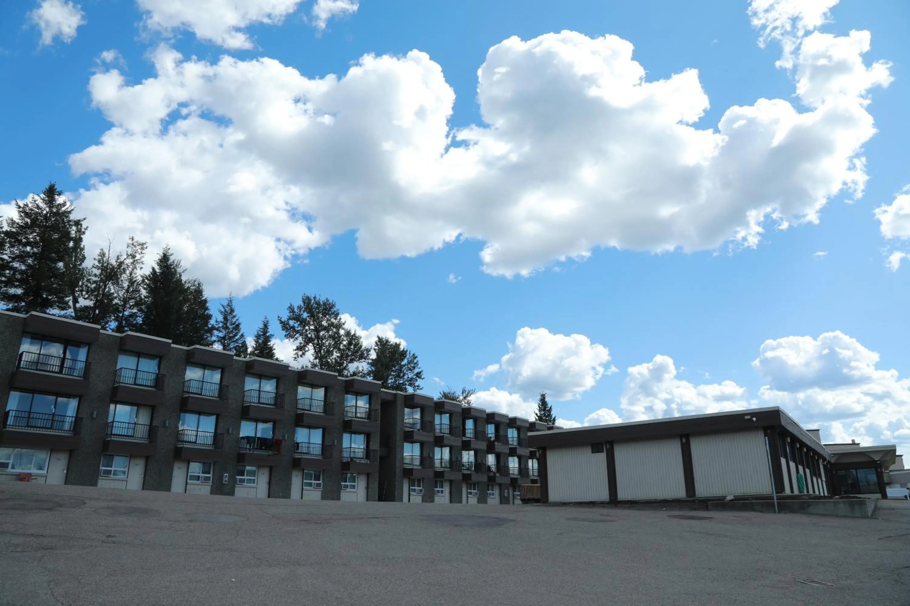 Property building in North Star Inn & Suites