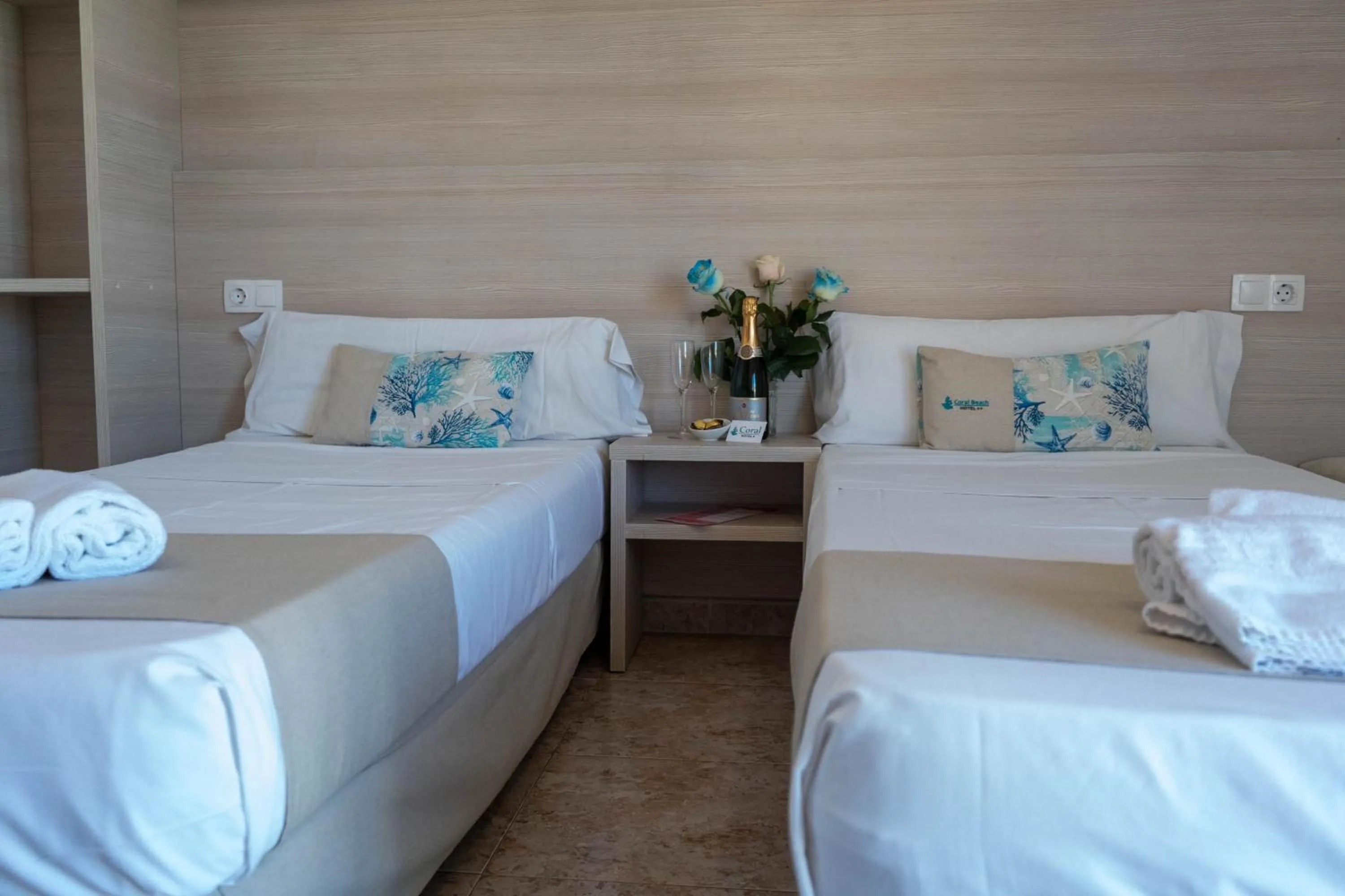 Bed in Coral beach house & food