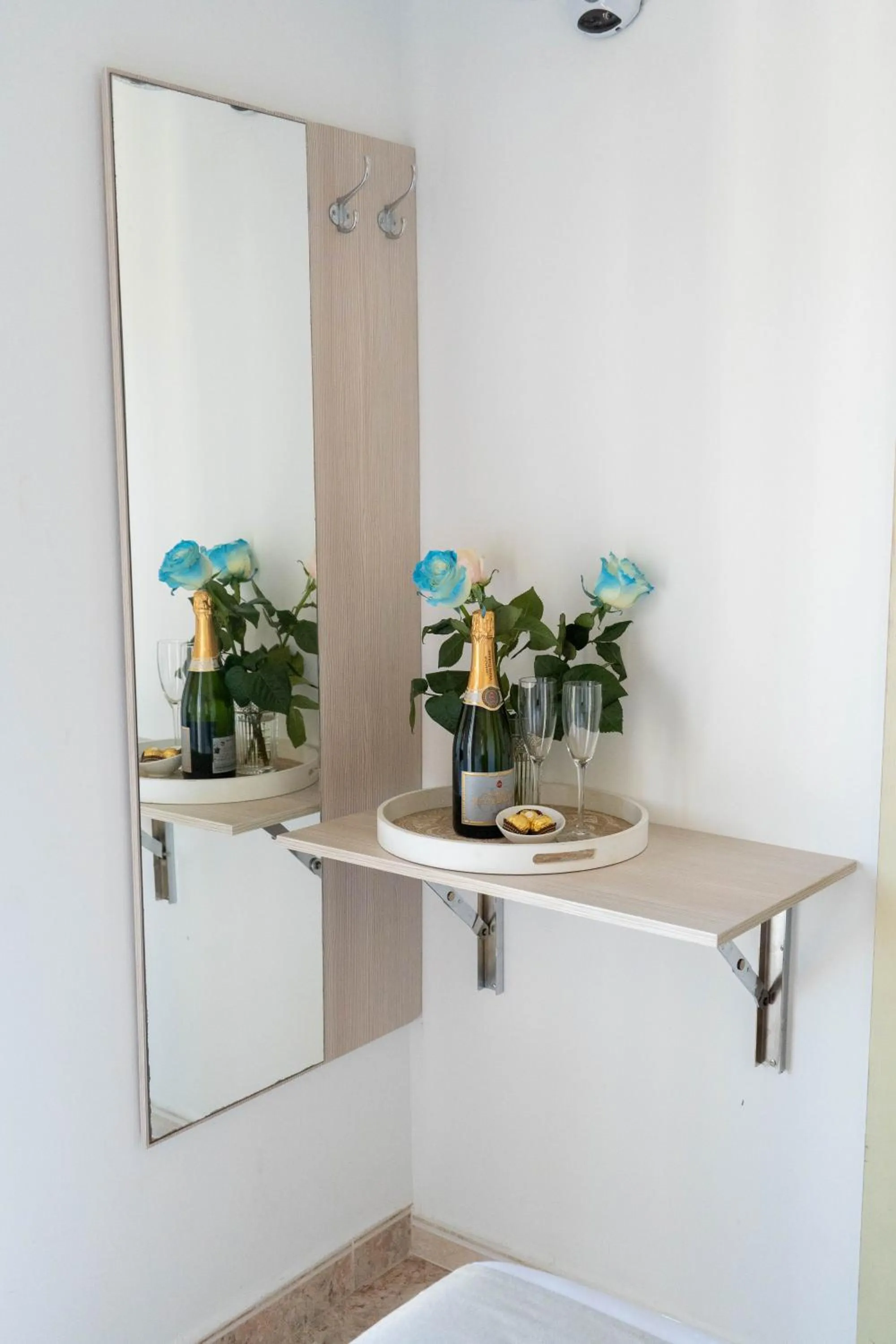 Alcoholic drinks in Coral beach house & food