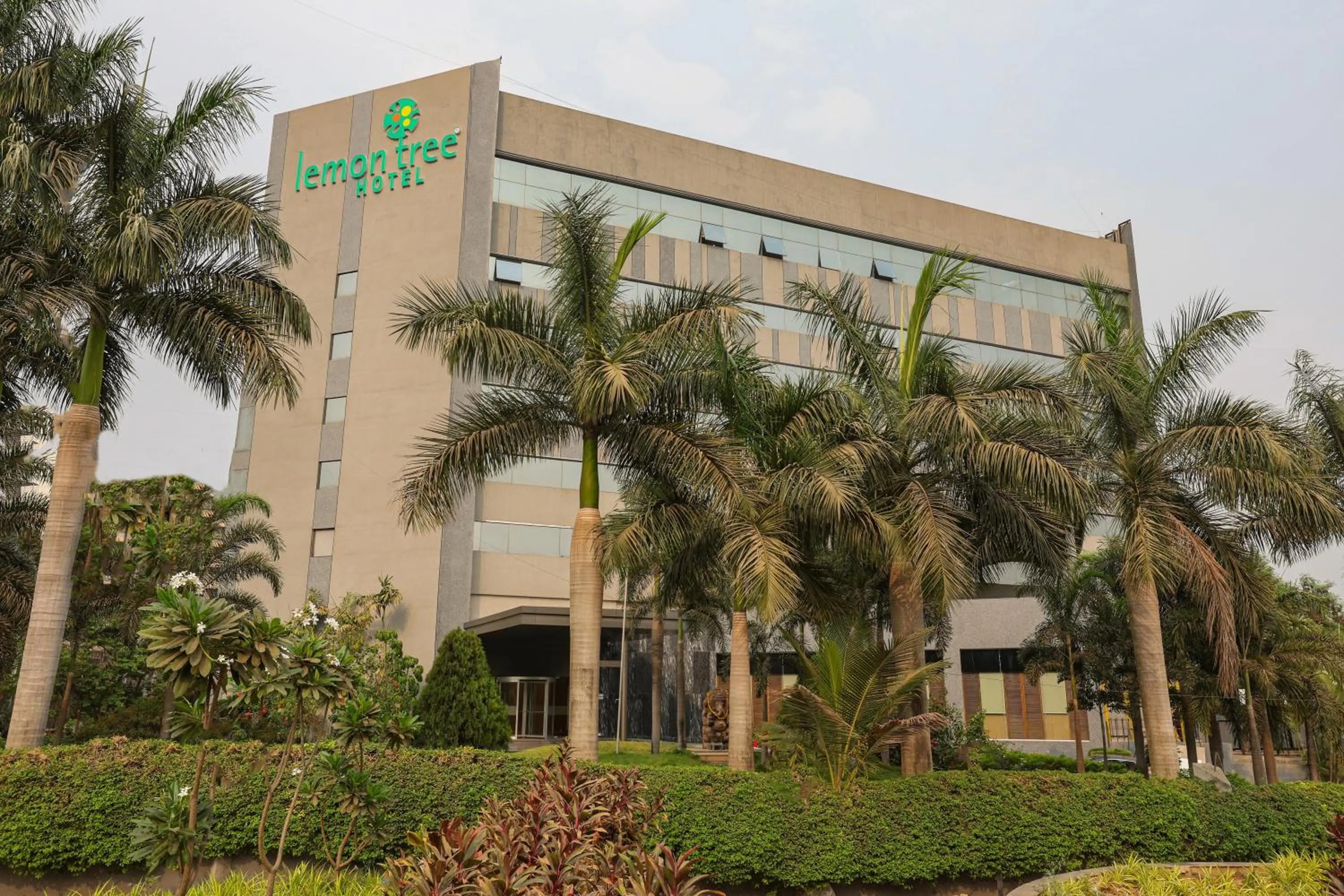 Facade/entrance in Lemon Tree Hotel, Chinchwad, Pune