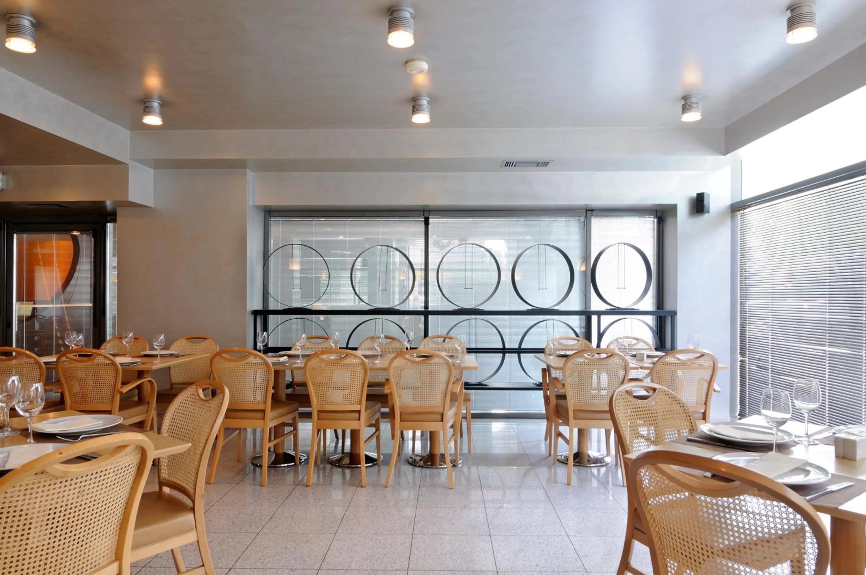 Restaurant/places to eat in Maniatis Hotel