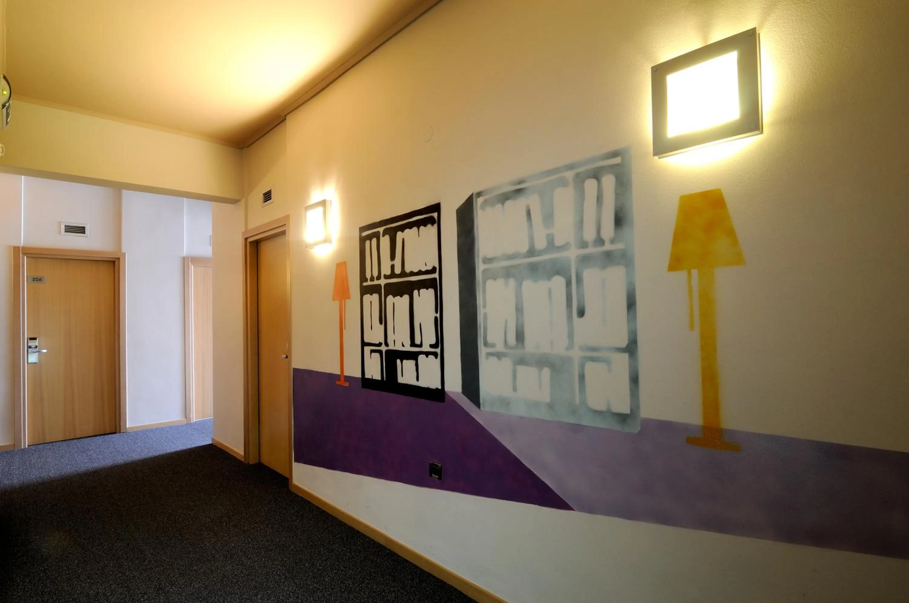 Photo of the whole room, Bed in Maniatis Hotel