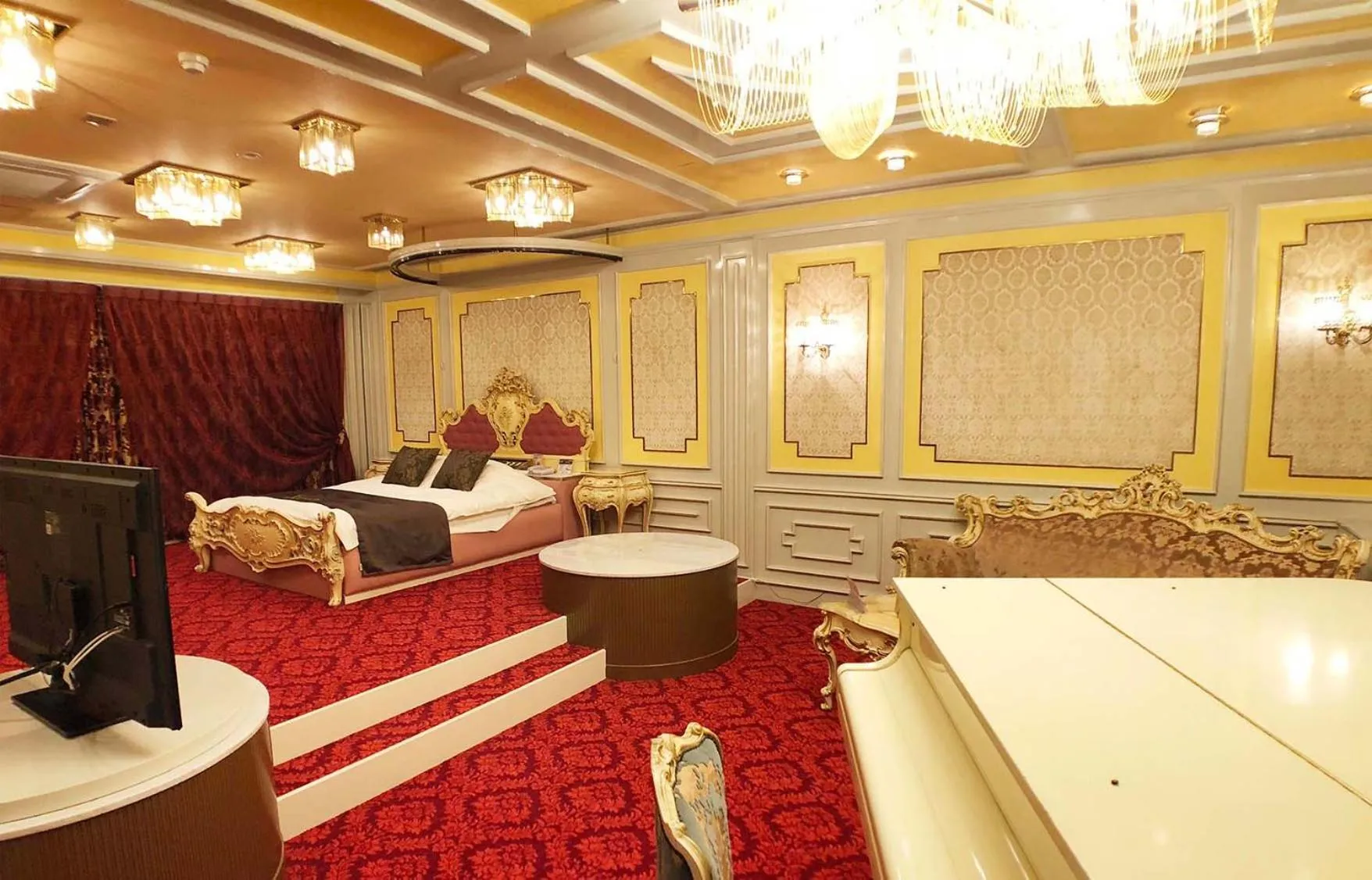 Photo of the whole room, Bed in Hotel Xenia Takinoyashiro