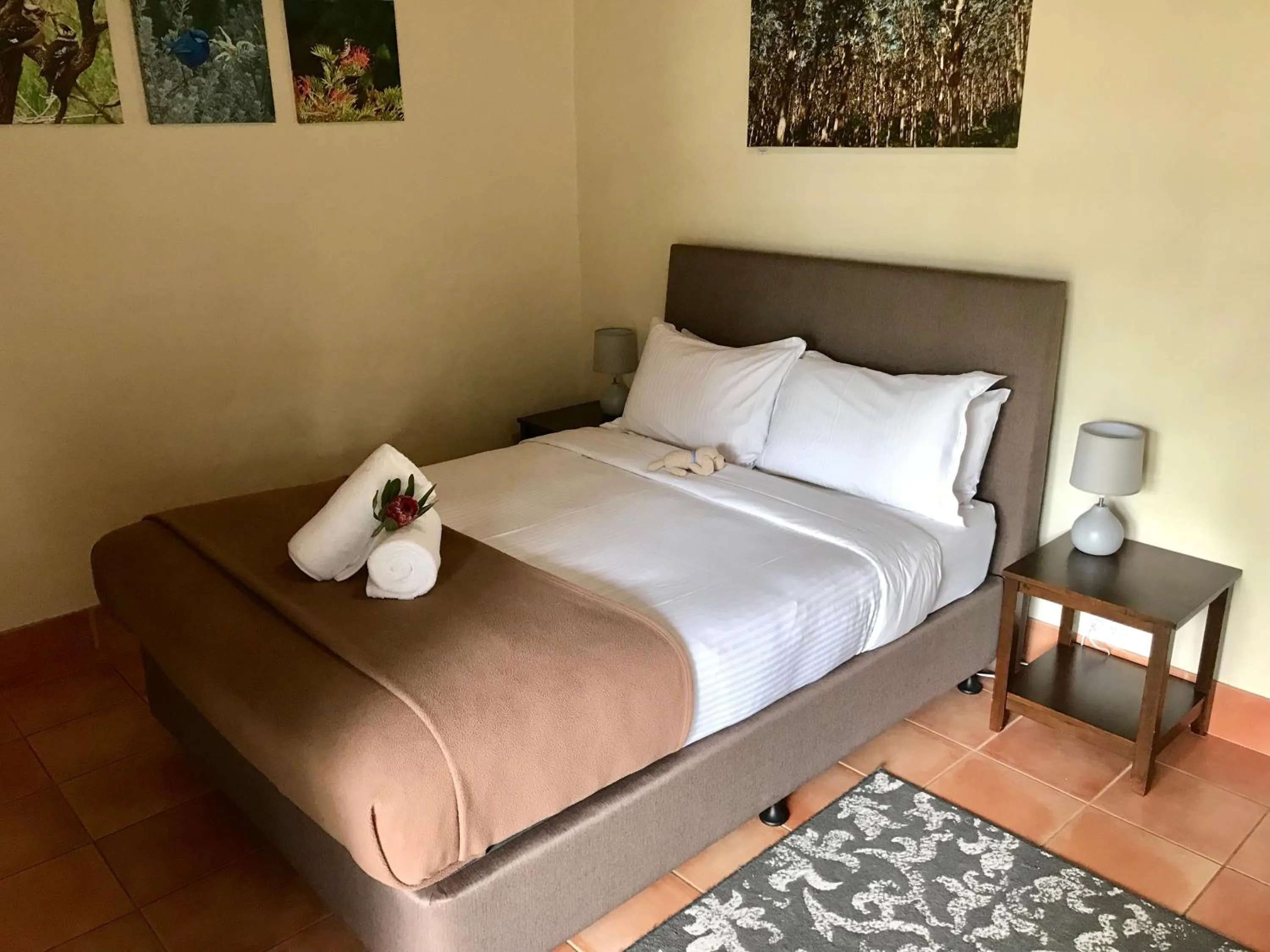 Bed in Happy Dogs Cottage Margaret River