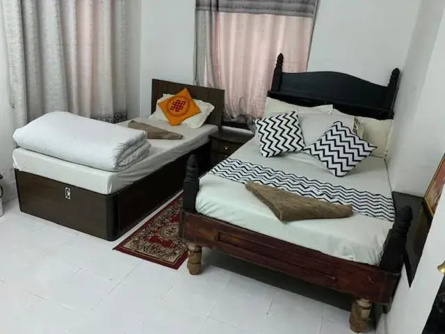 Budget Double Room in BnB Royal Tourist House Budget Double Room in BnB Royal Tourist House