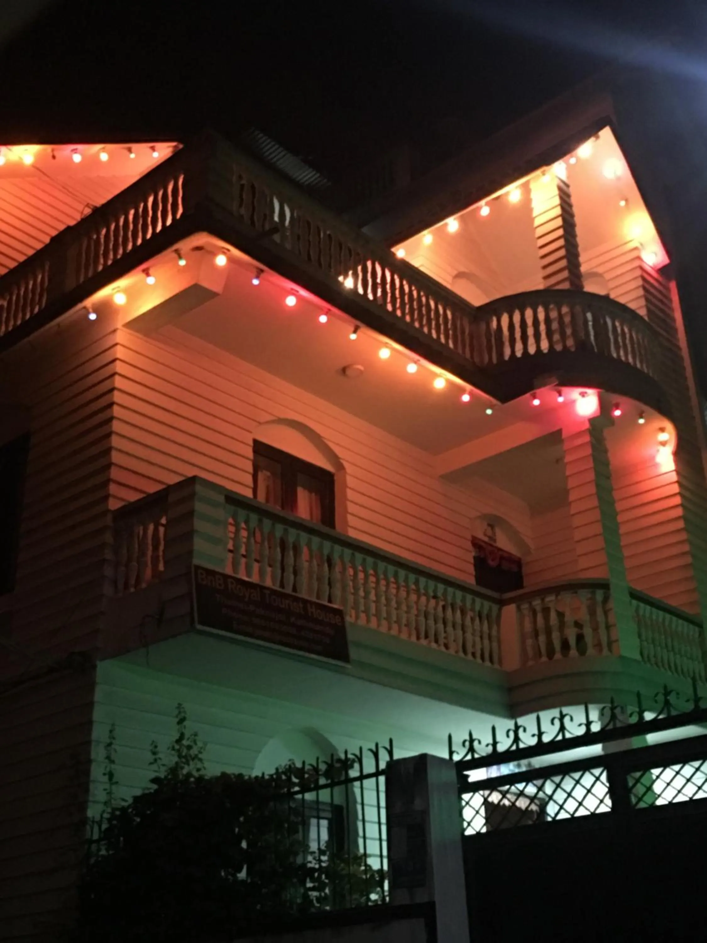 BnB Royal Tourist House