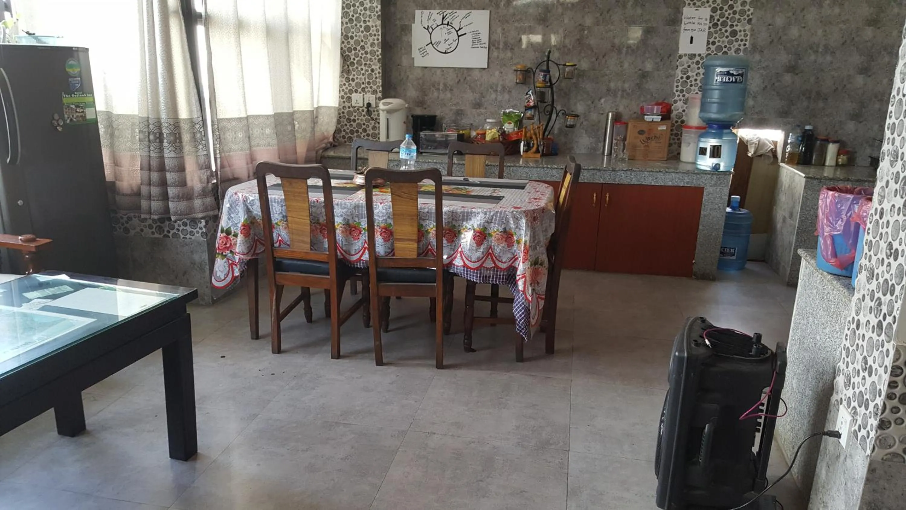 Restaurant/places to eat in BnB Royal Tourist House