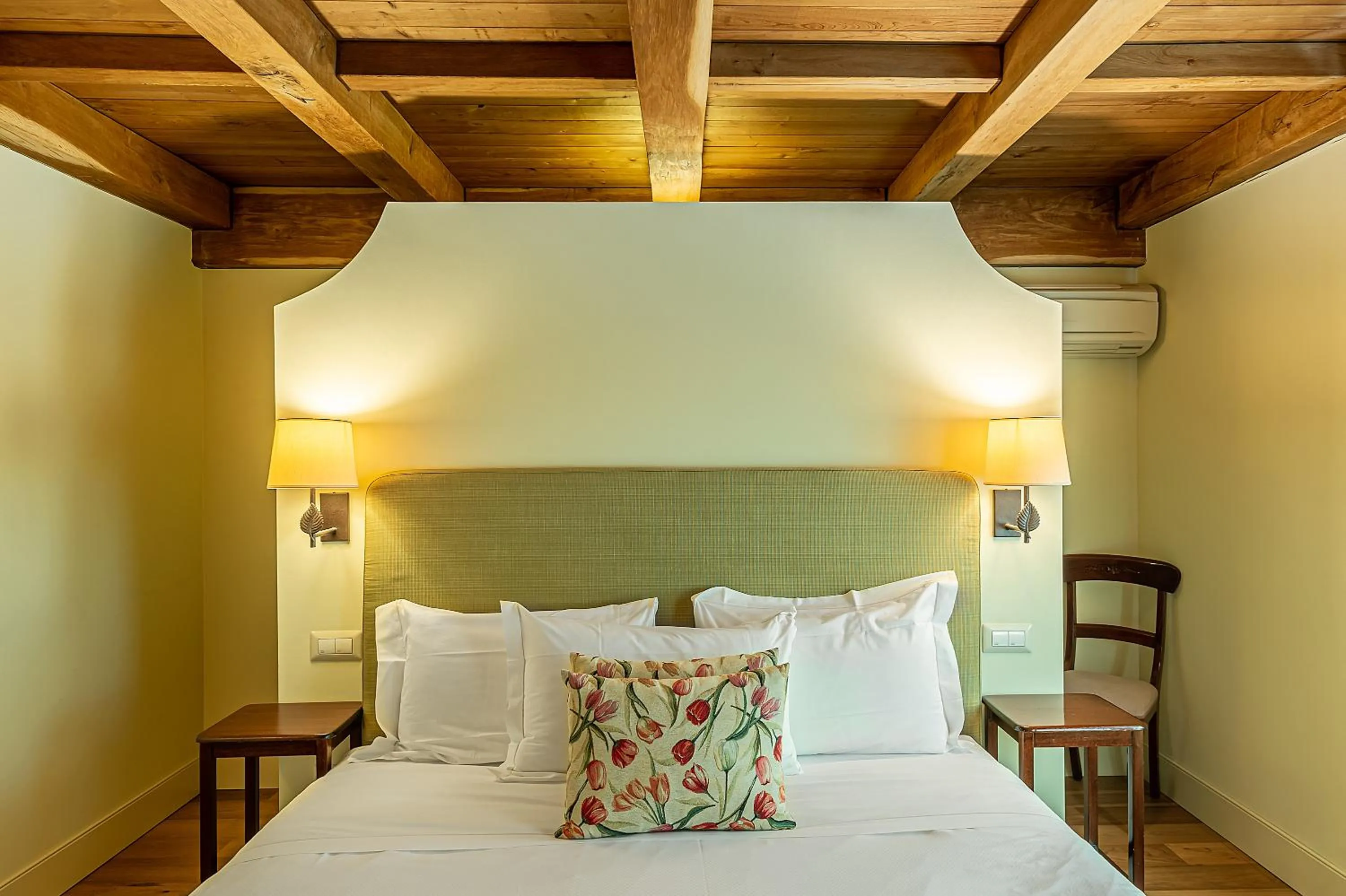 Decorative detail, Bed in Fiori e Frutti Hotel Agriresort Venezia Mestre