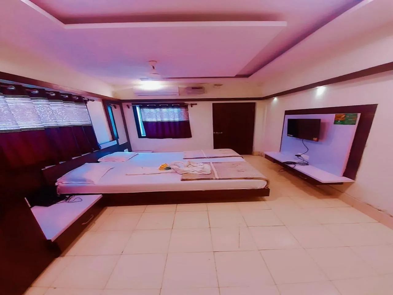 Bed in Hotel Grand Murud janjira