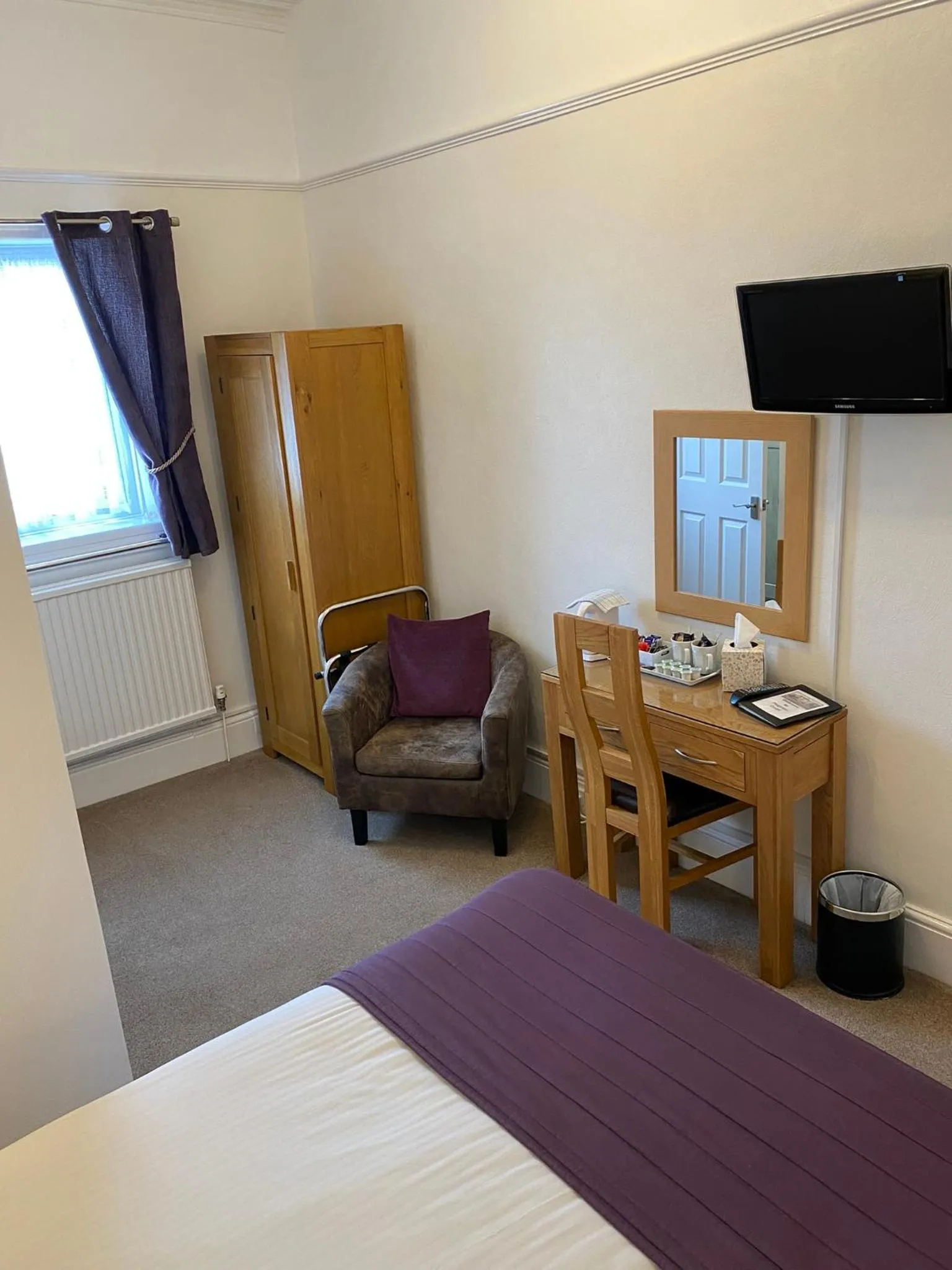 Bedroom, Bed in Paignton Court