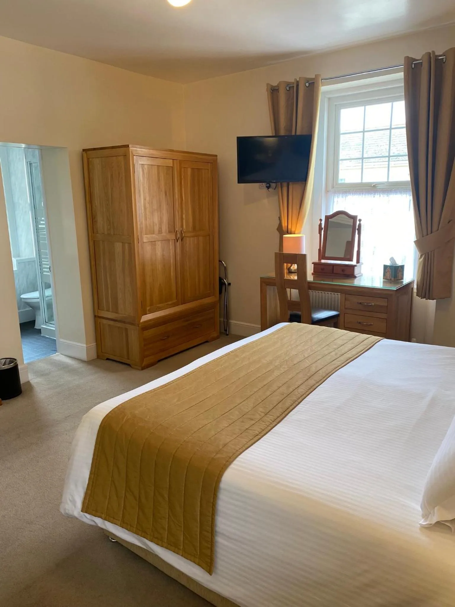 Bedroom, Bed in Paignton Court