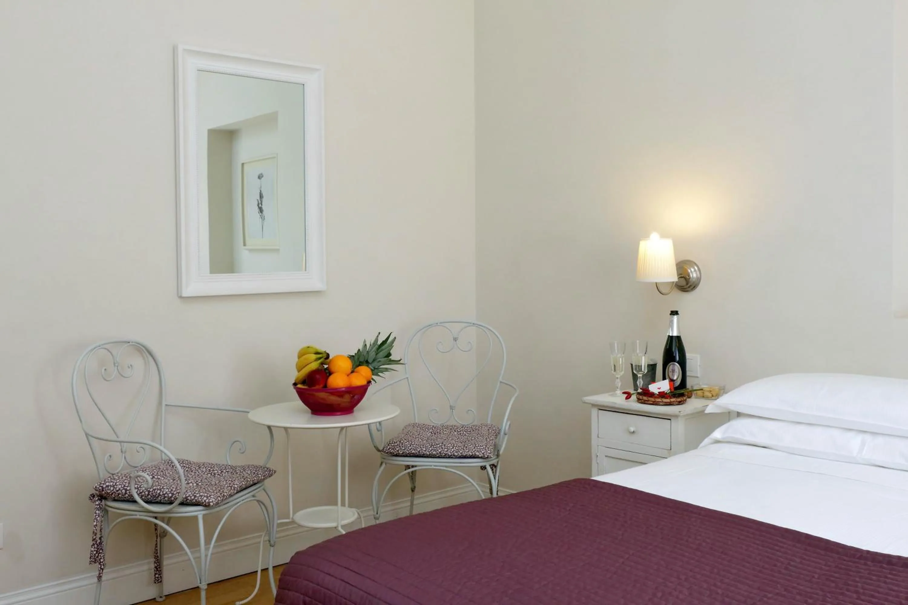 Decorative detail, Bed in Guest House Amaranto Romano