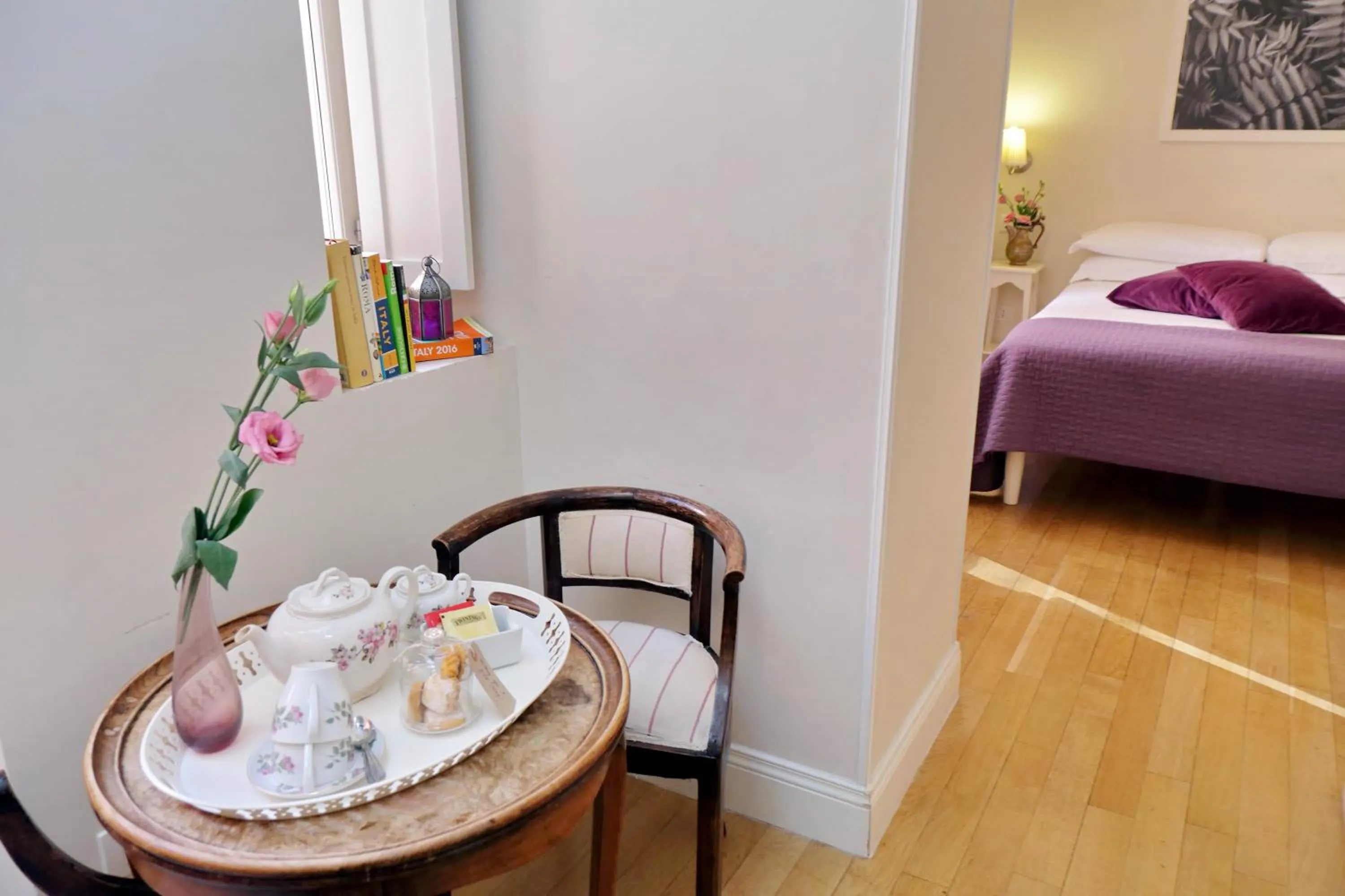 Decorative detail, Bed in Guest House Amaranto Romano