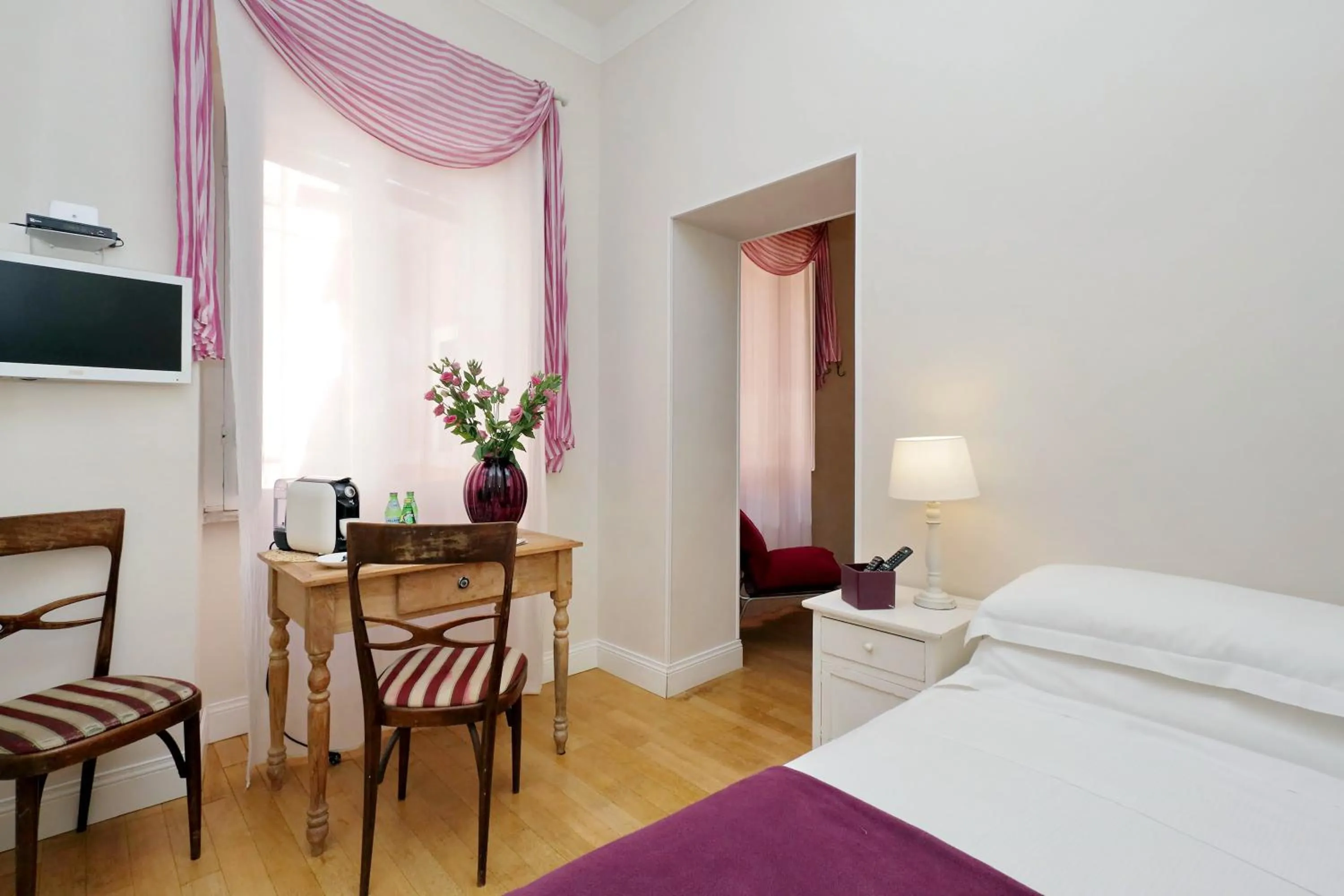 Photo of the whole room, Bed in Guest House Amaranto Romano