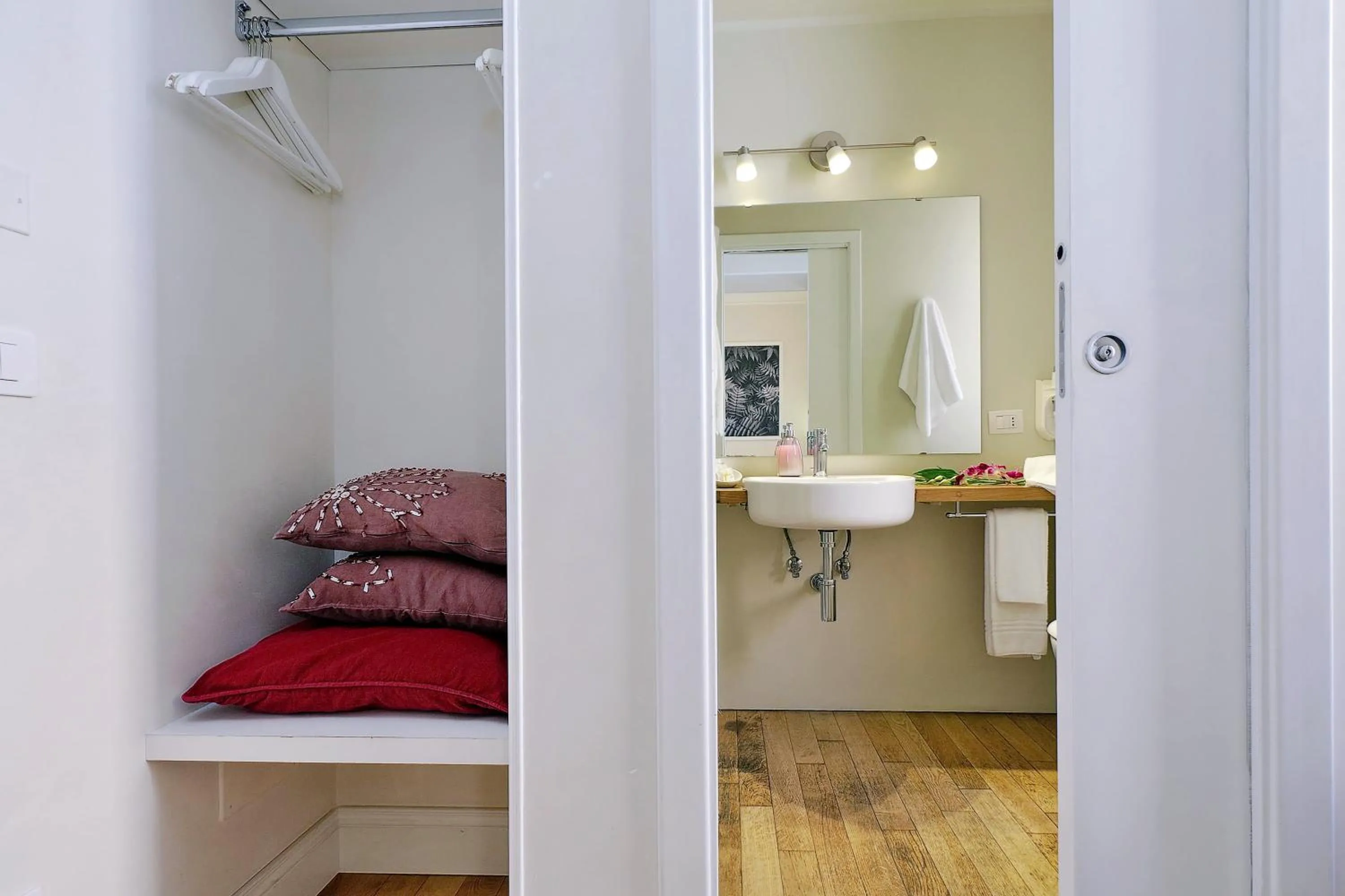 Photo of the whole room in Guest House Amaranto Romano