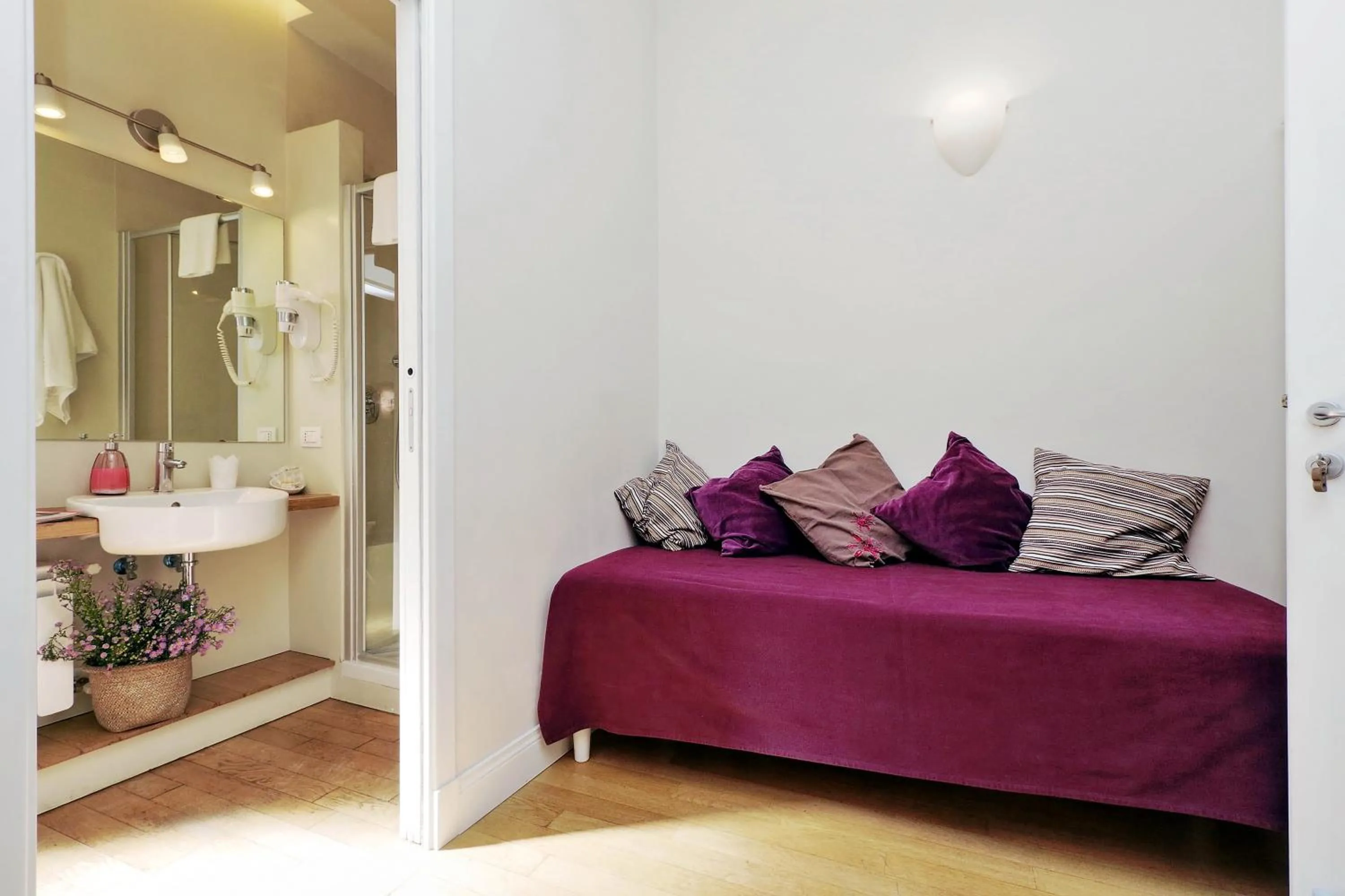 Bathroom, Bed in Guest House Amaranto Romano