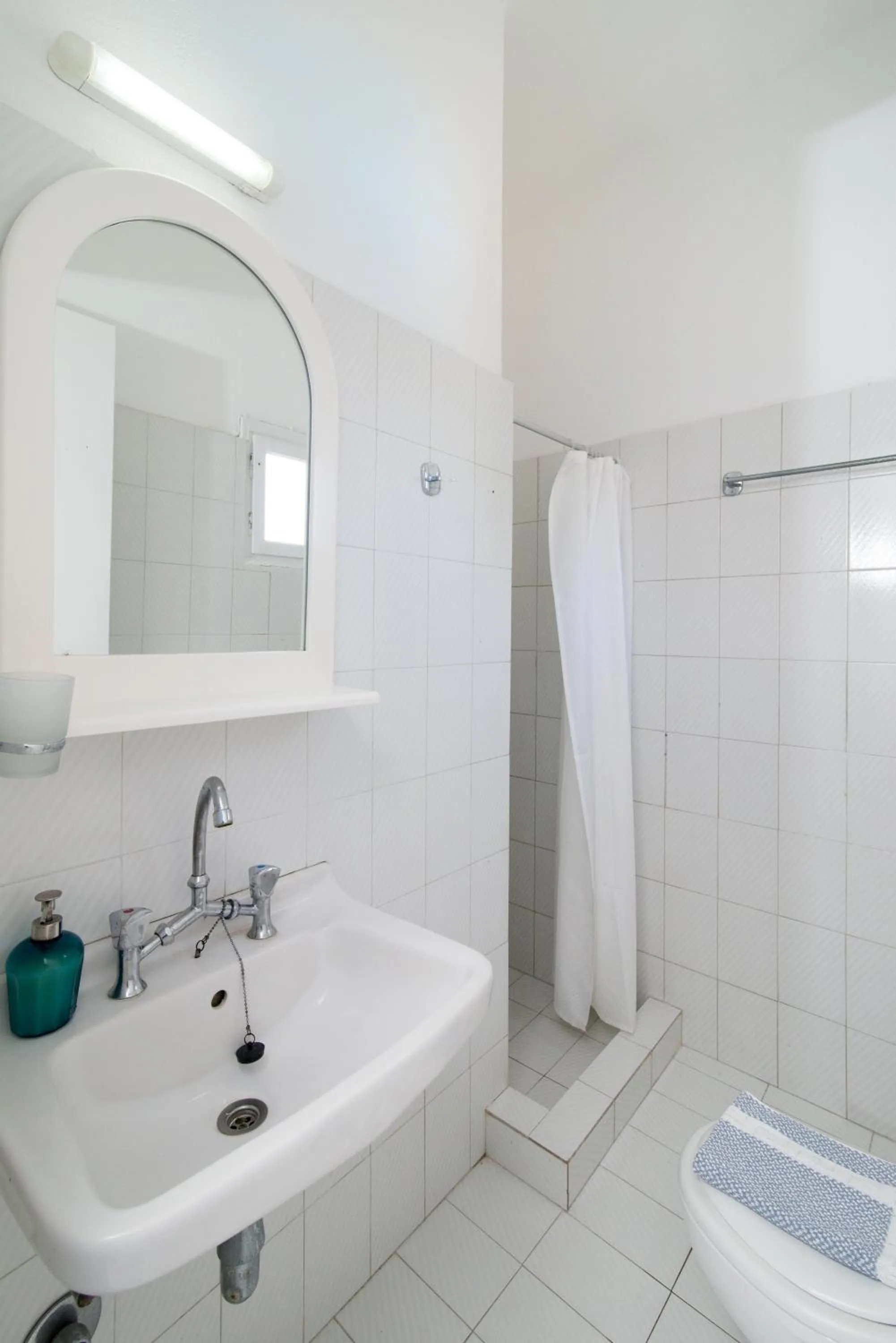 Shower in Antonina Hotel