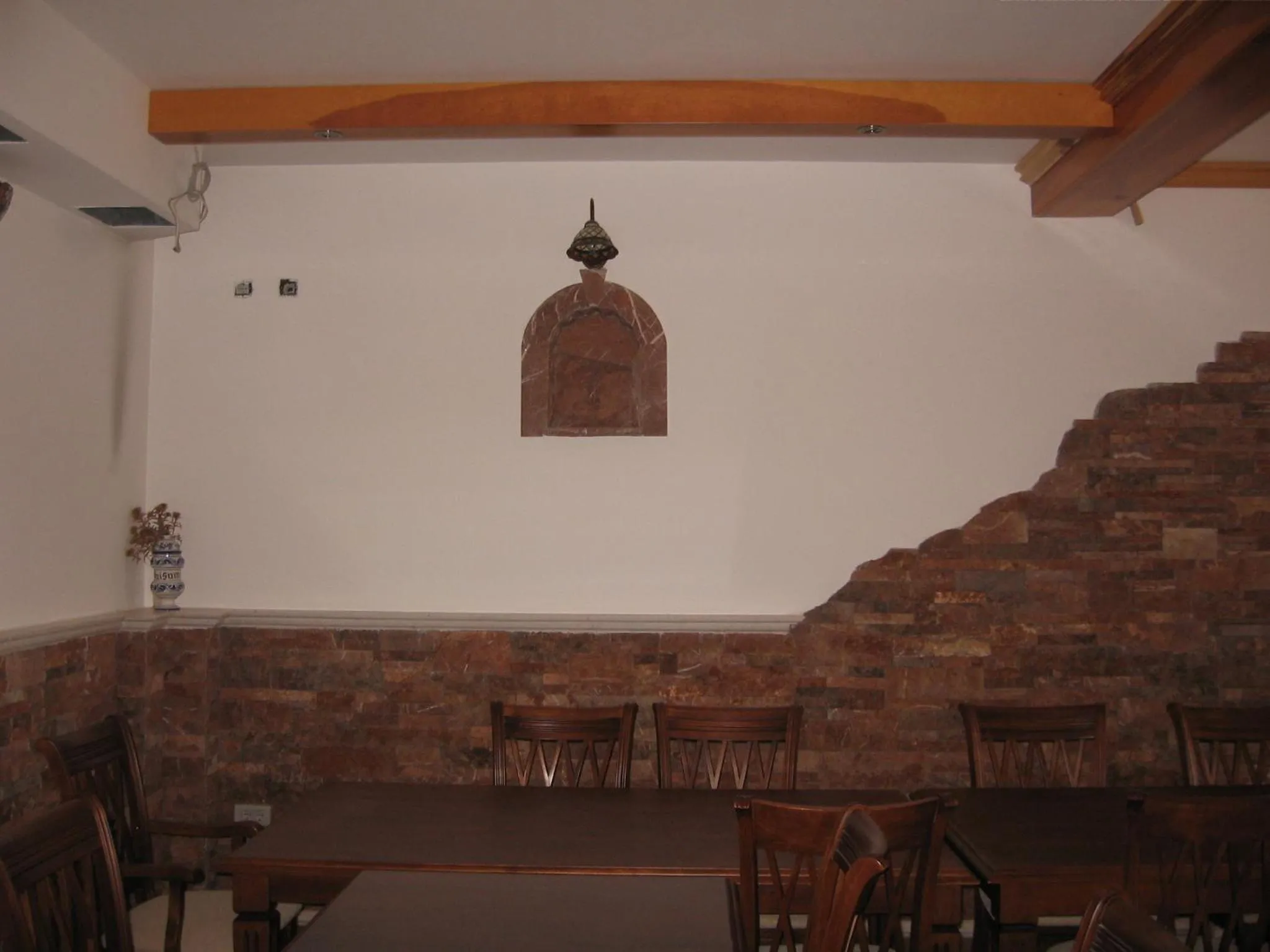 Restaurant/places to eat in Apartments and Rooms Levantin Inn