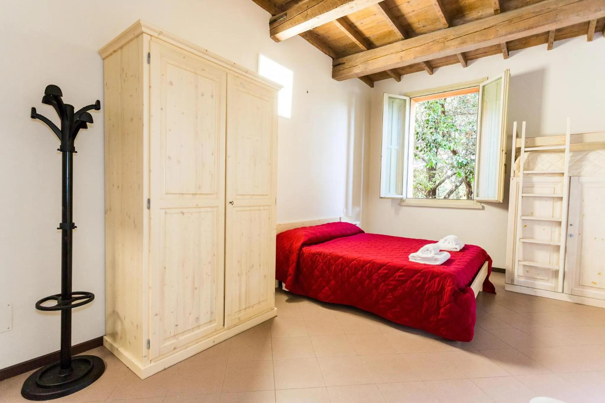 Bed in Student's Hostel Estense