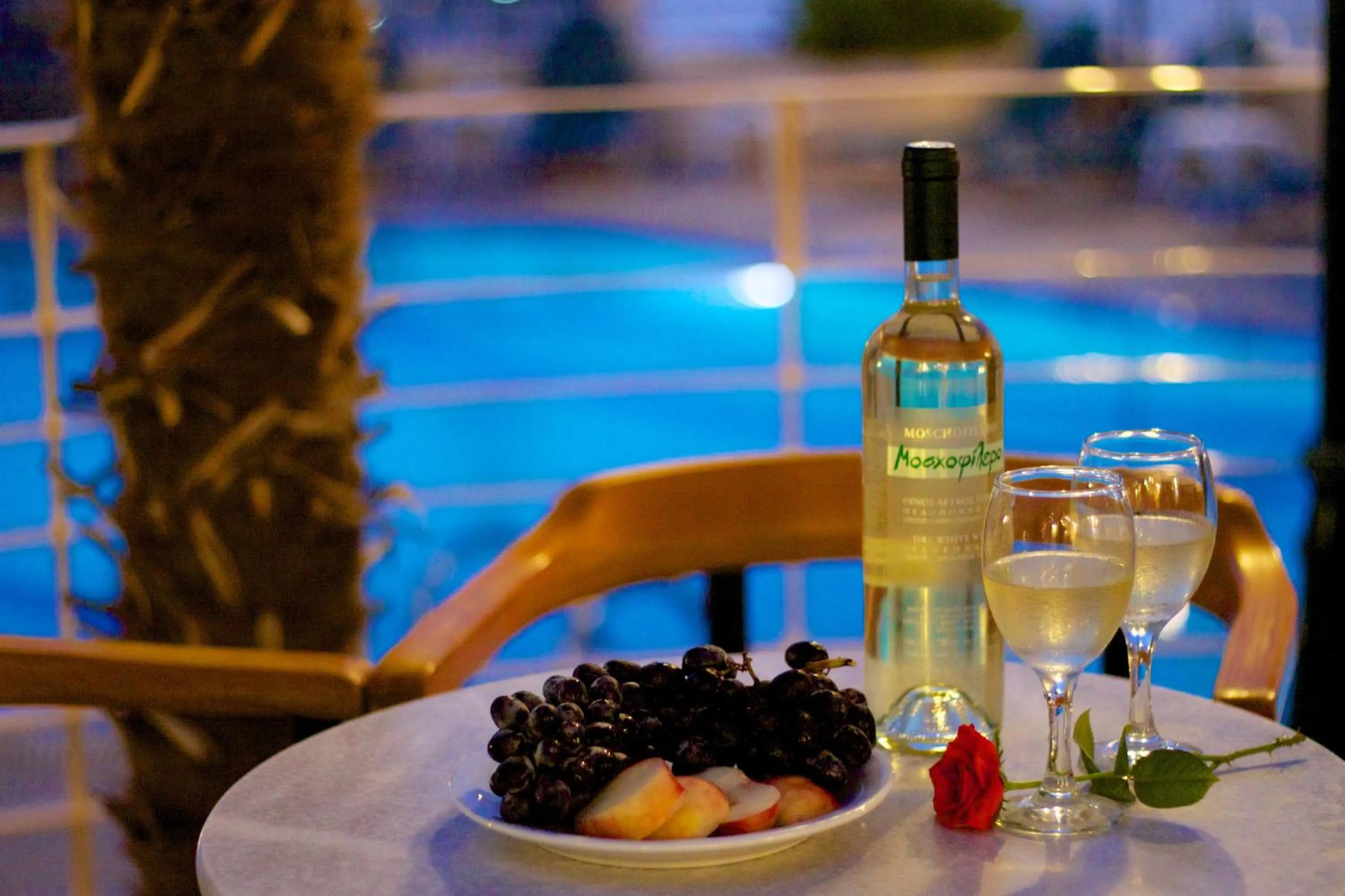 Food and drinks in Radamanthy's Hotel Apartments