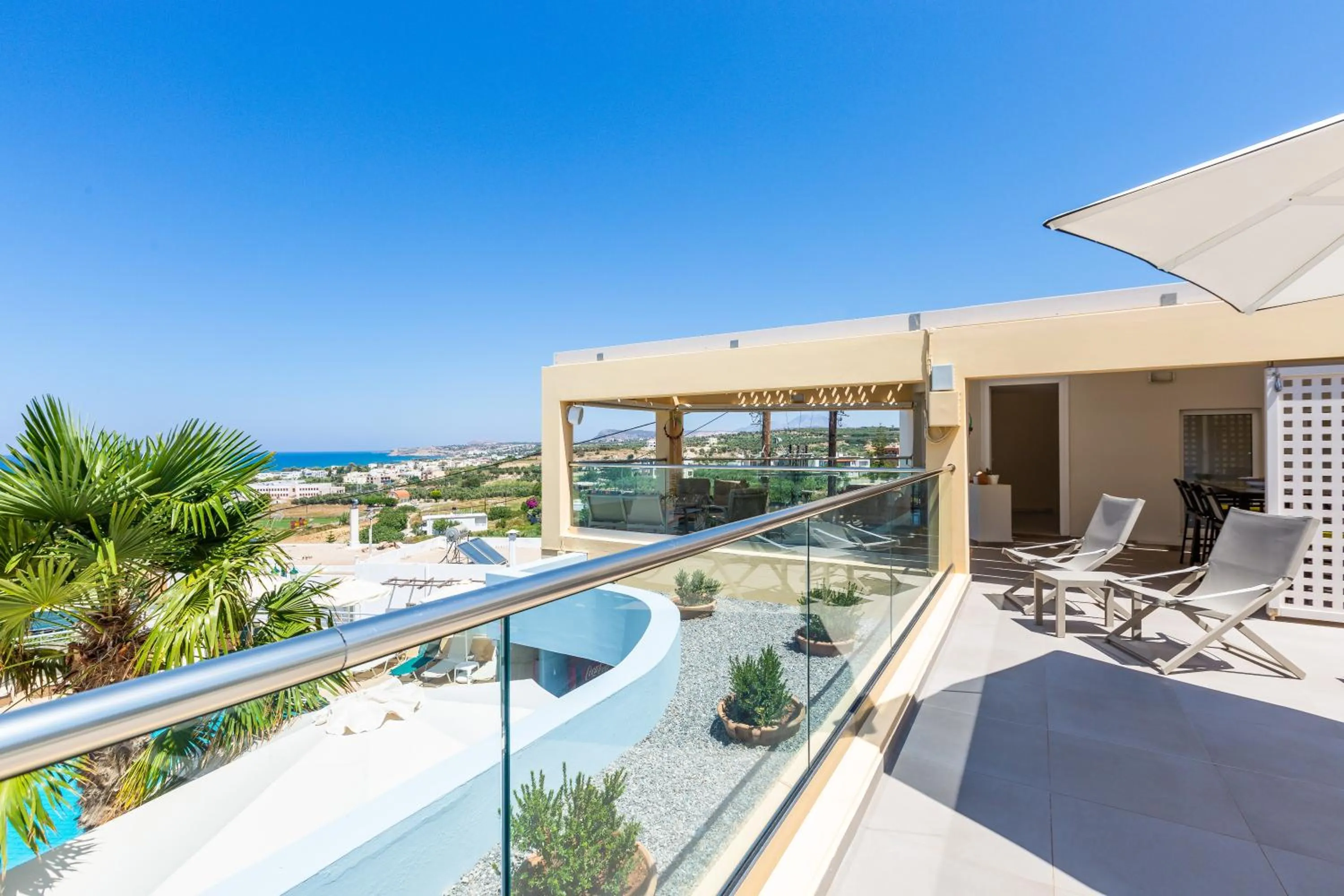 Balcony/Terrace in Radamanthy's Hotel Apartments