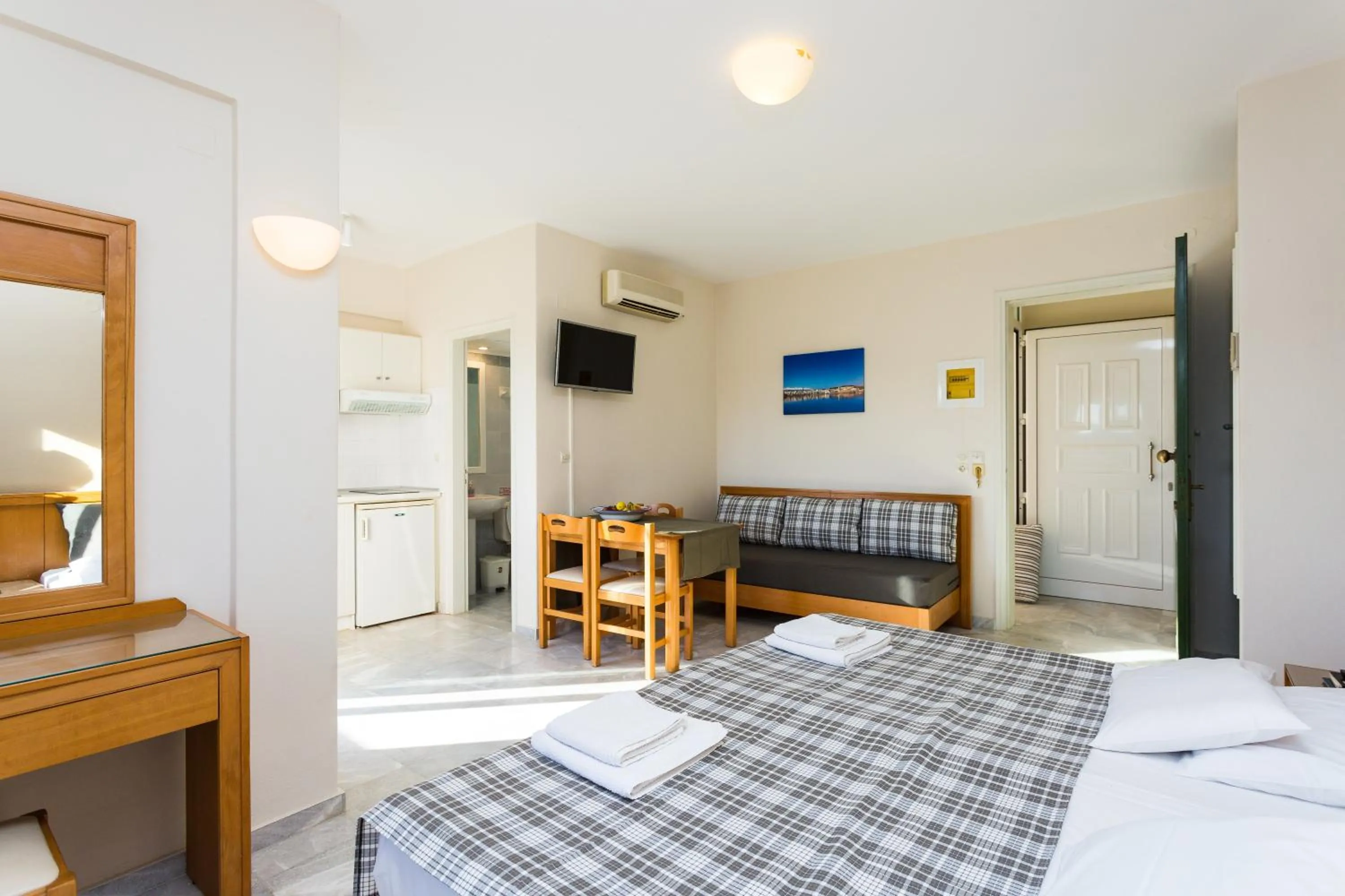 Photo of the whole room, Bed in Radamanthy's Hotel Apartments