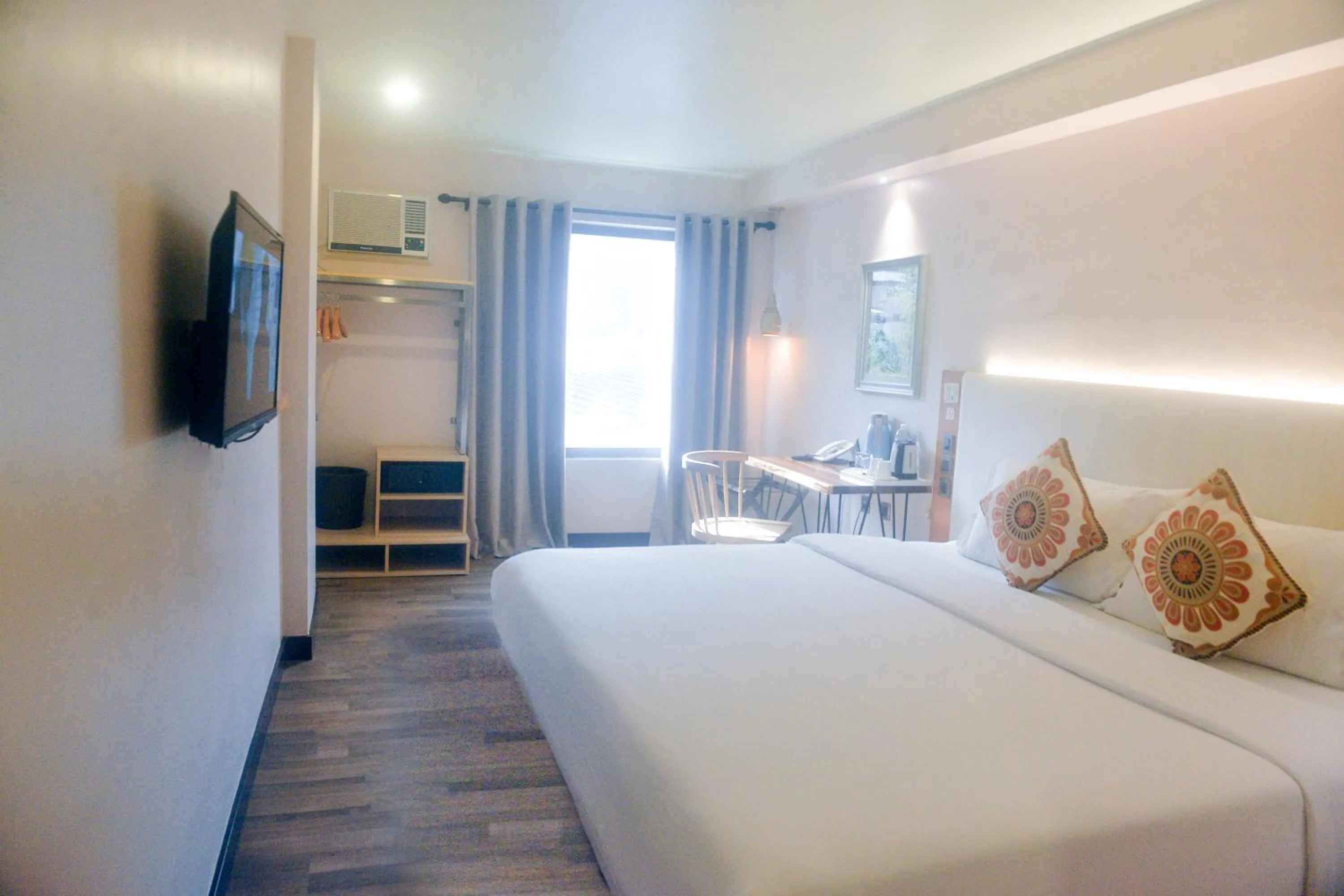 Photo of the whole room, Bed in Cuna Hotel