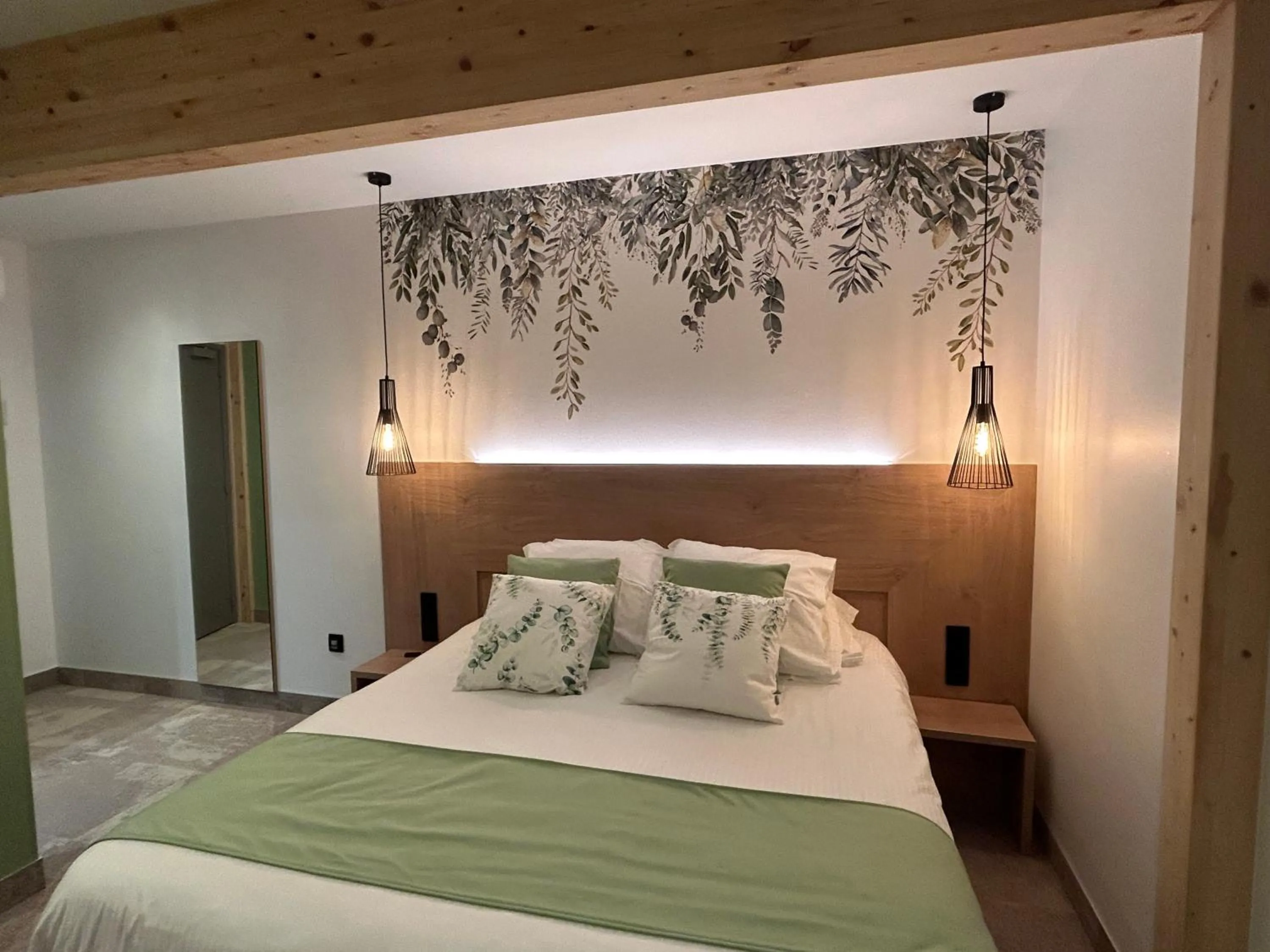 Bed in Les Orchidées , Hôtel & Restaurant