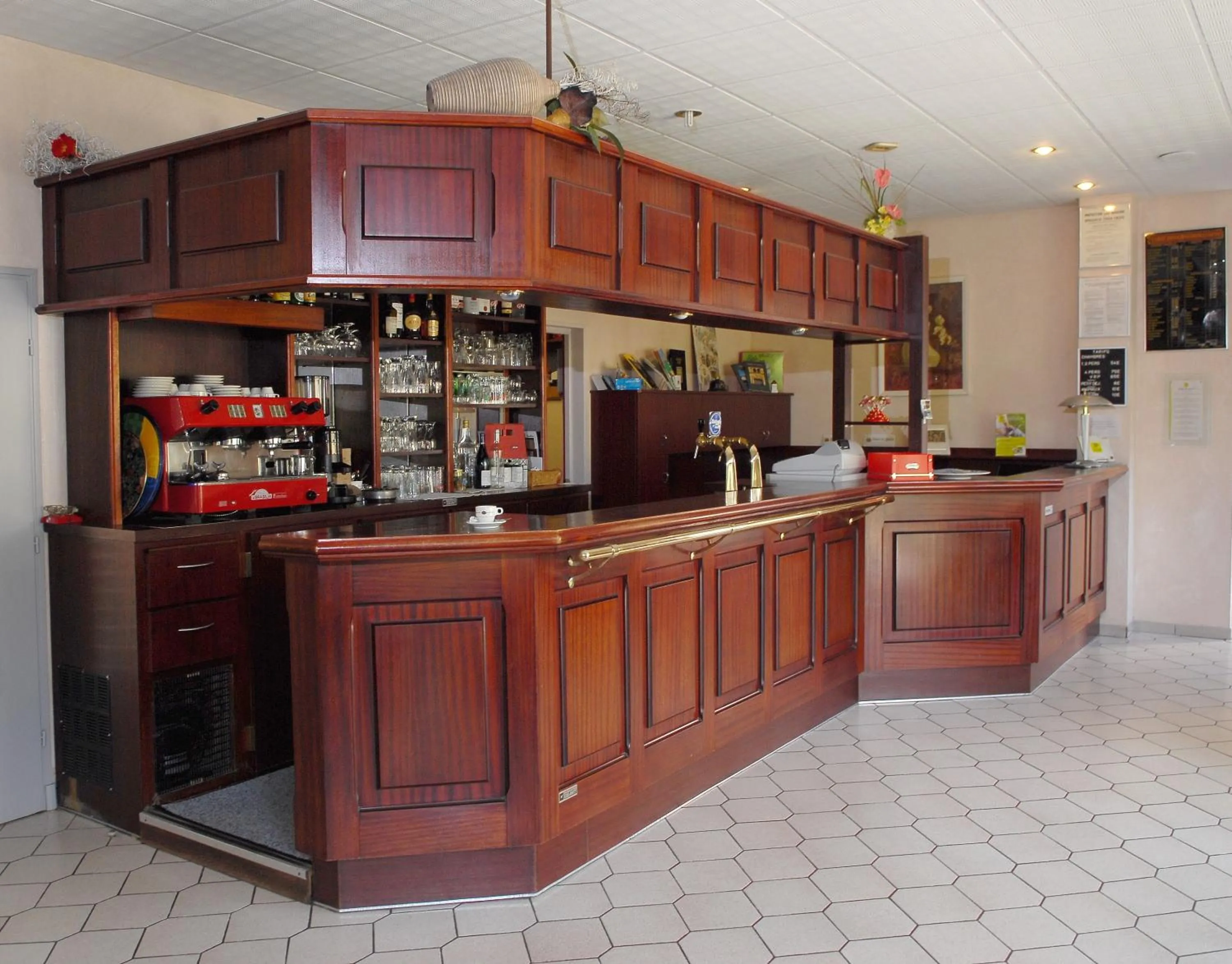 Restaurant/places to eat in Les Orchidées , Hôtel & Restaurant