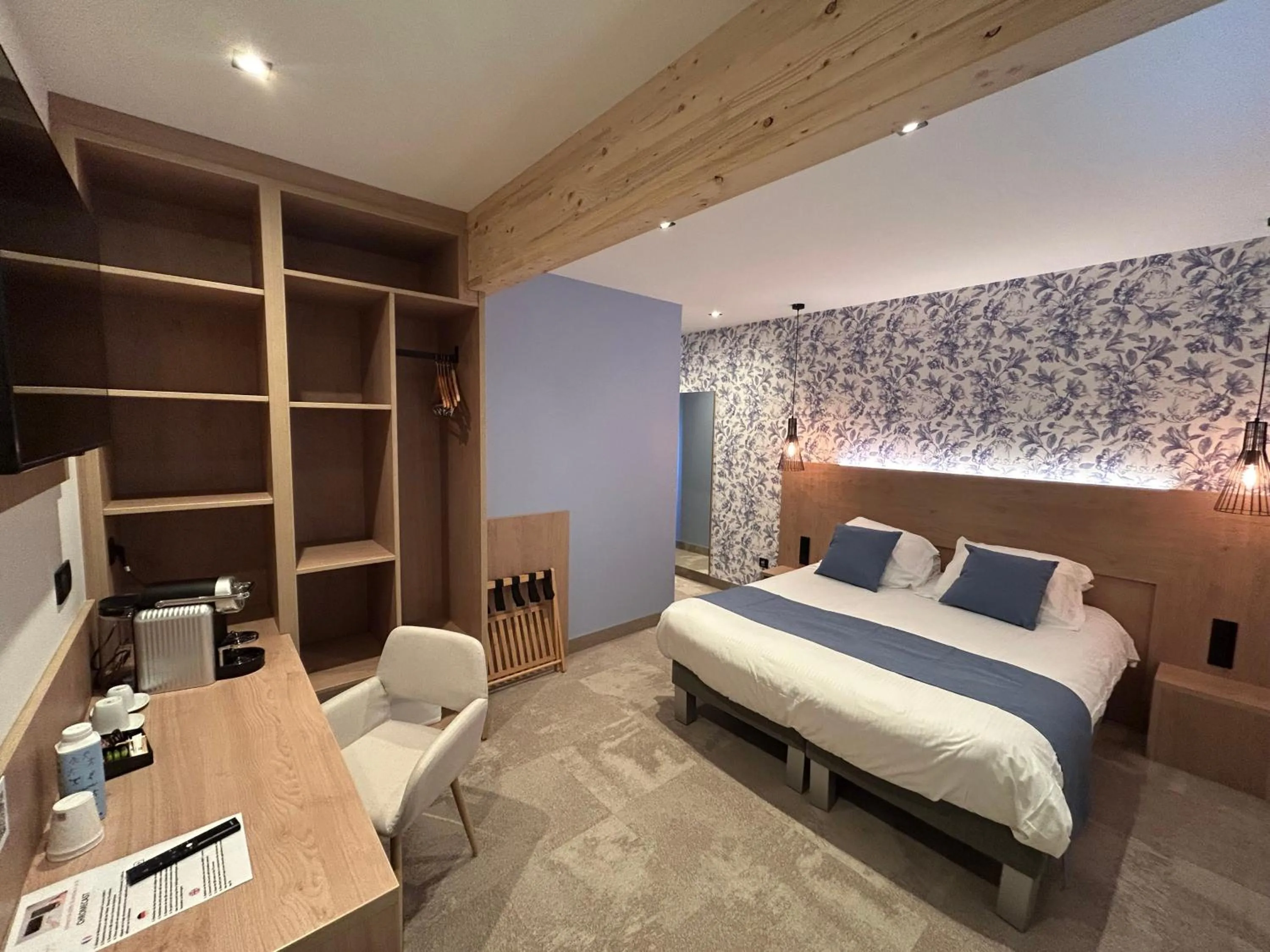 Bed in Les Orchidées , Hôtel & Restaurant