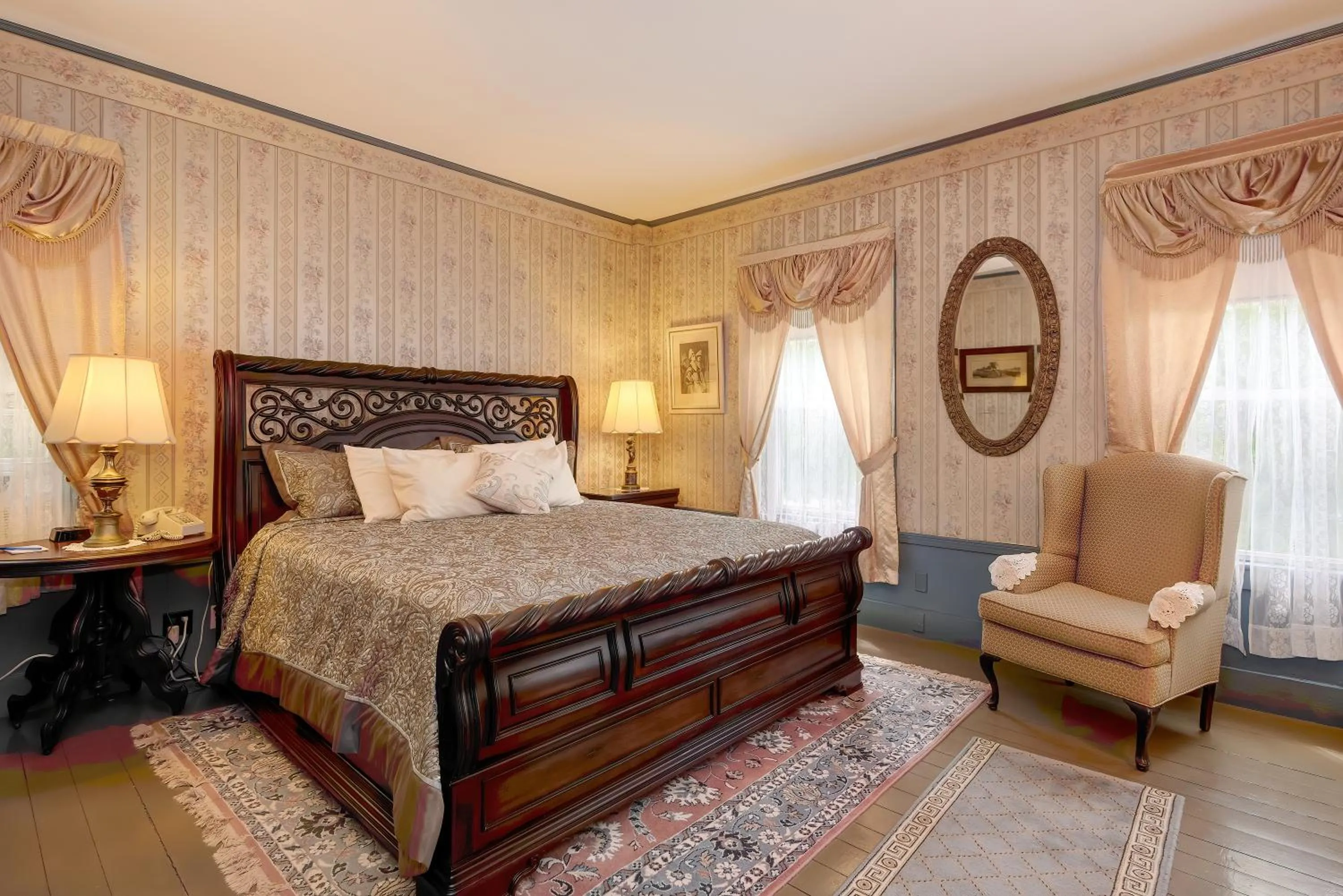 Bedroom, Bed in Mira Monte Inn & Suites