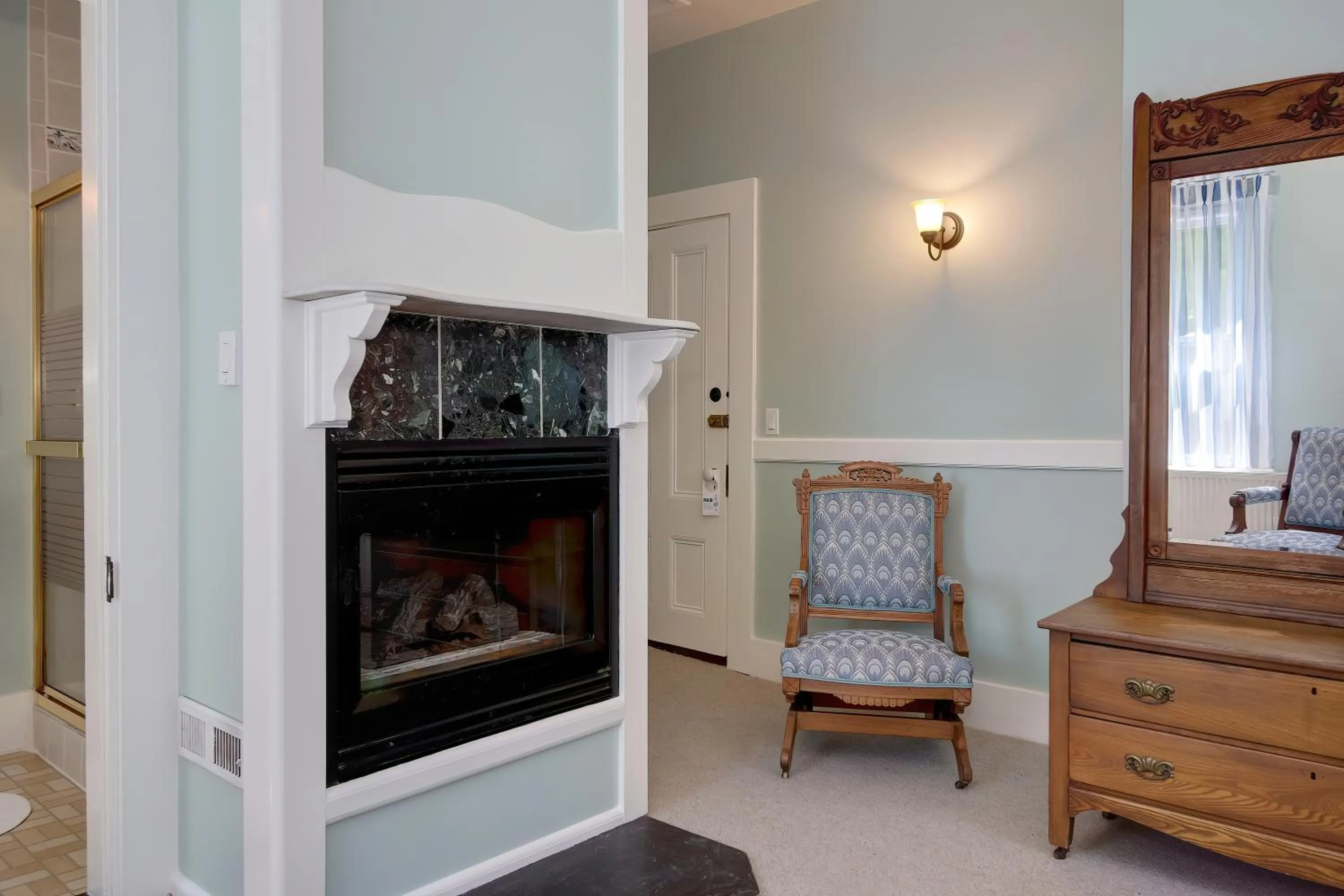 Bedroom in Mira Monte Inn & Suites