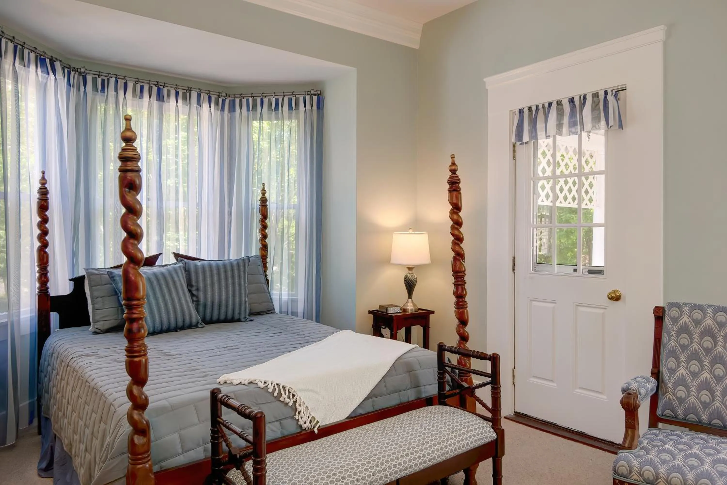 Bedroom, Bed in Mira Monte Inn & Suites