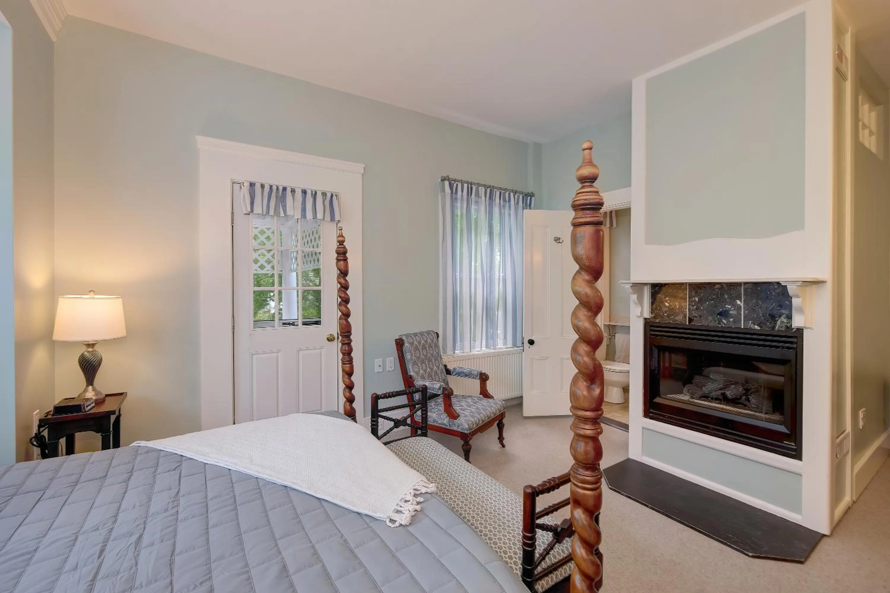 Bedroom, Bed in Mira Monte Inn & Suites