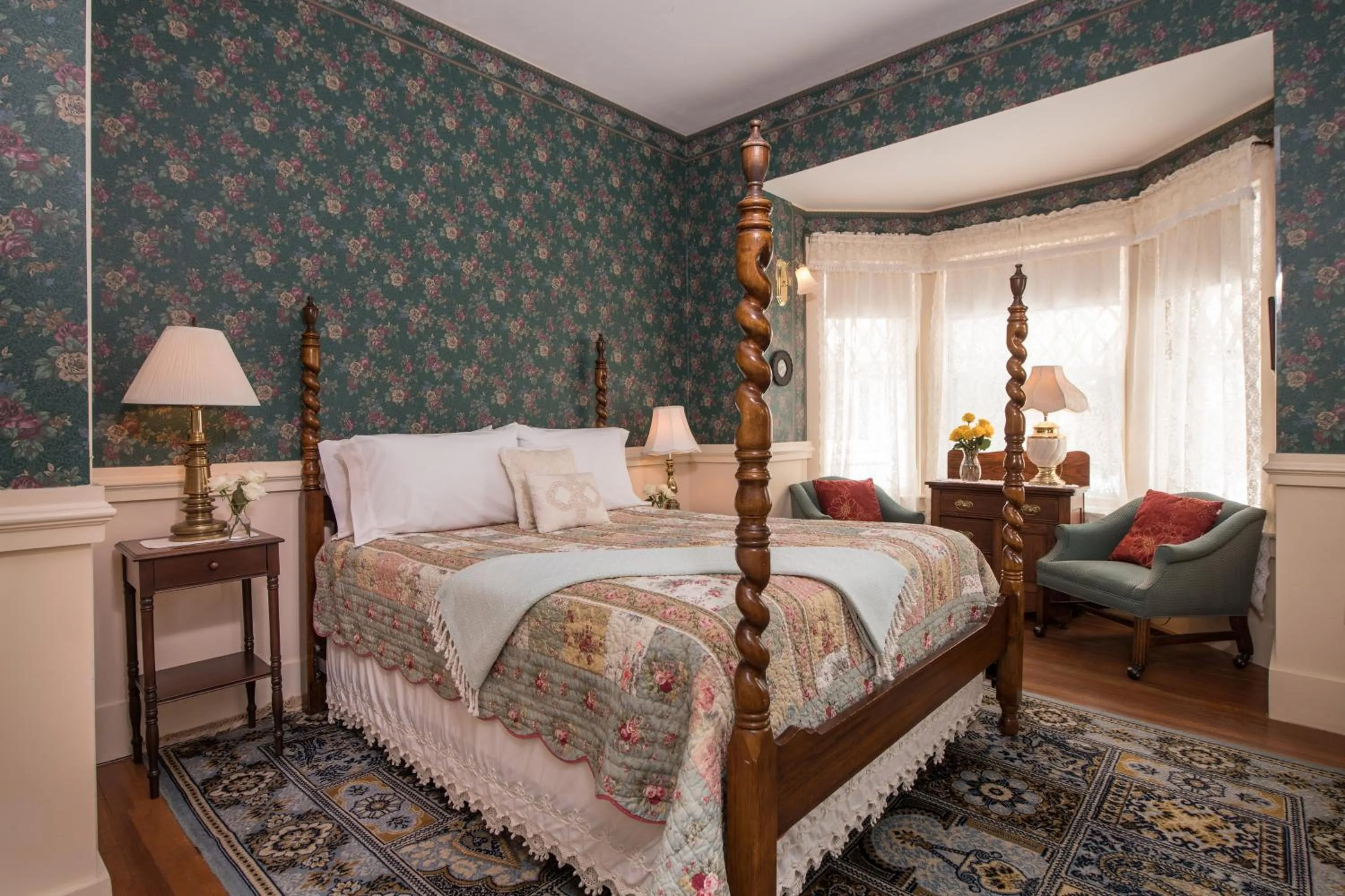 Bedroom, Bed in Mira Monte Inn & Suites