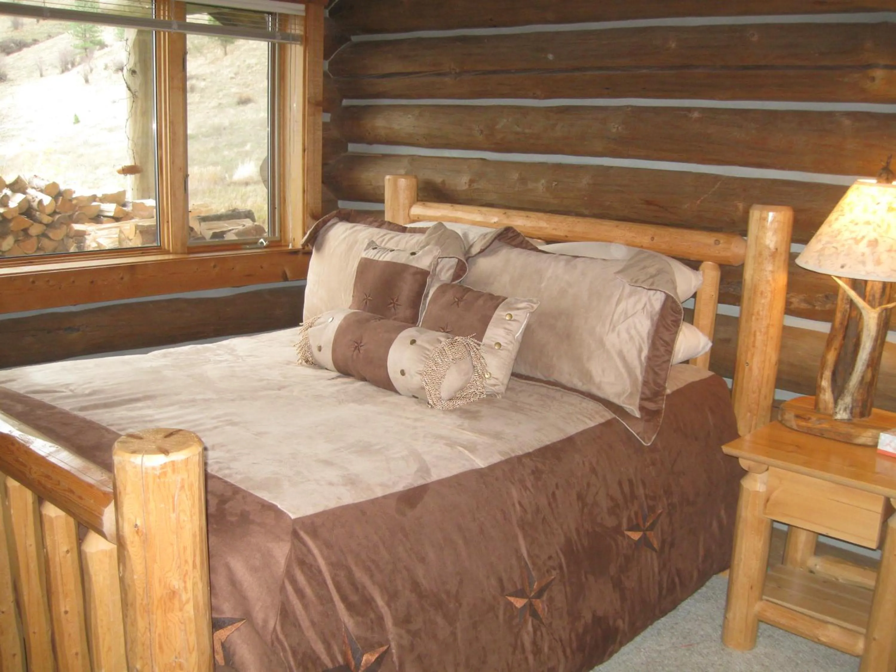 Bed in Rye Creek Lodge