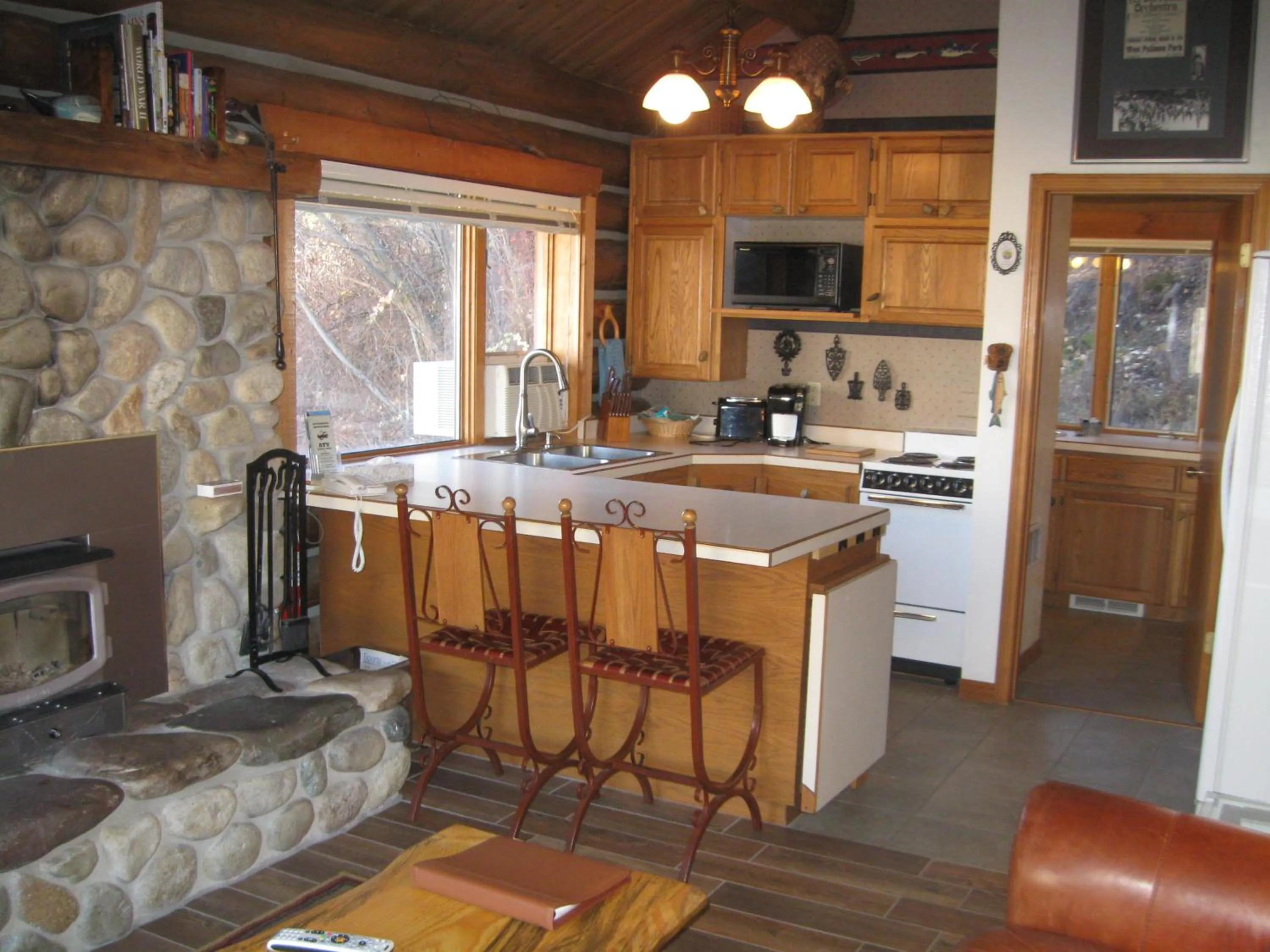 Kitchen or kitchenette in Rye Creek Lodge