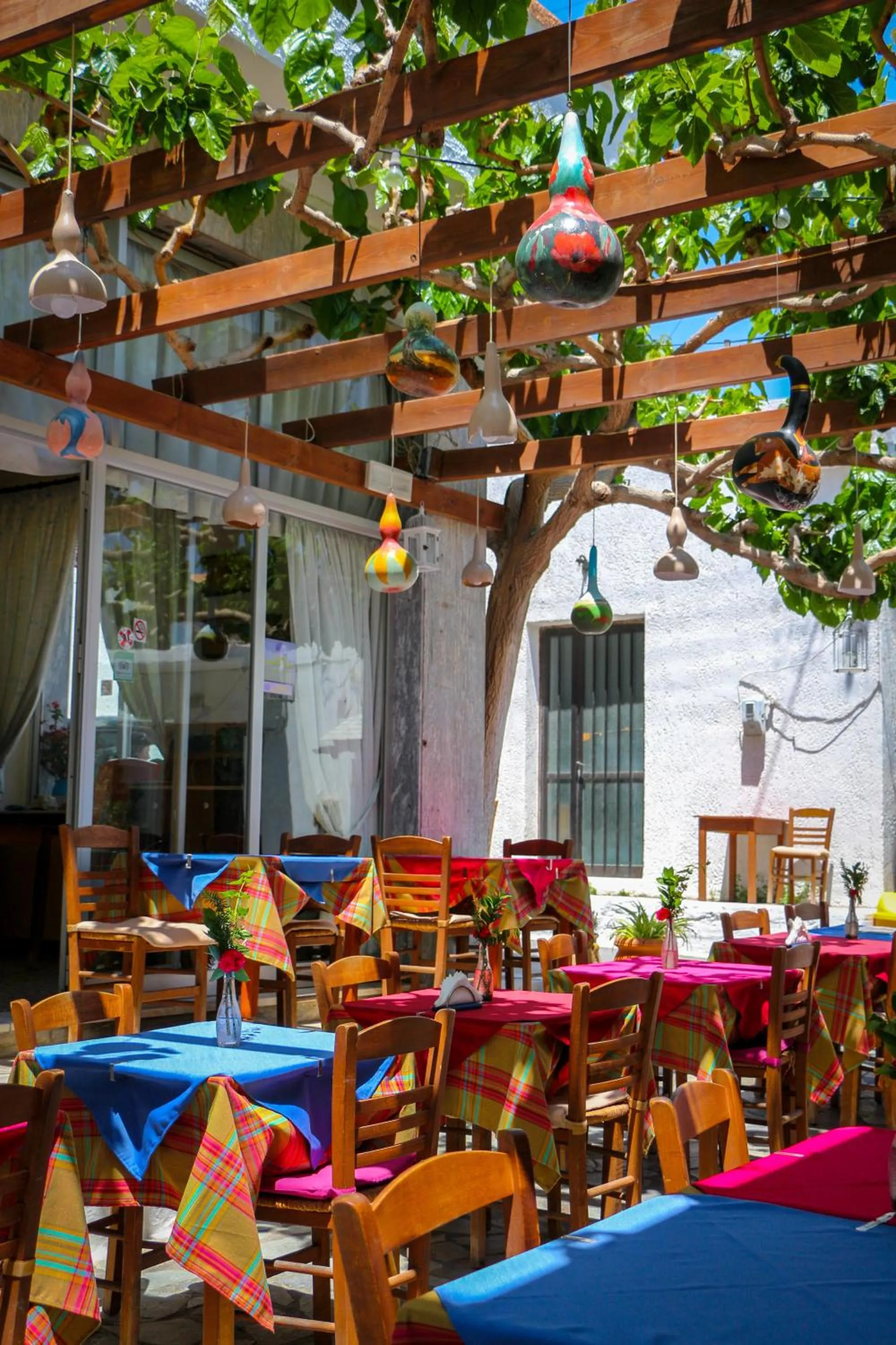 Restaurant/places to eat in Mirtos Hotel