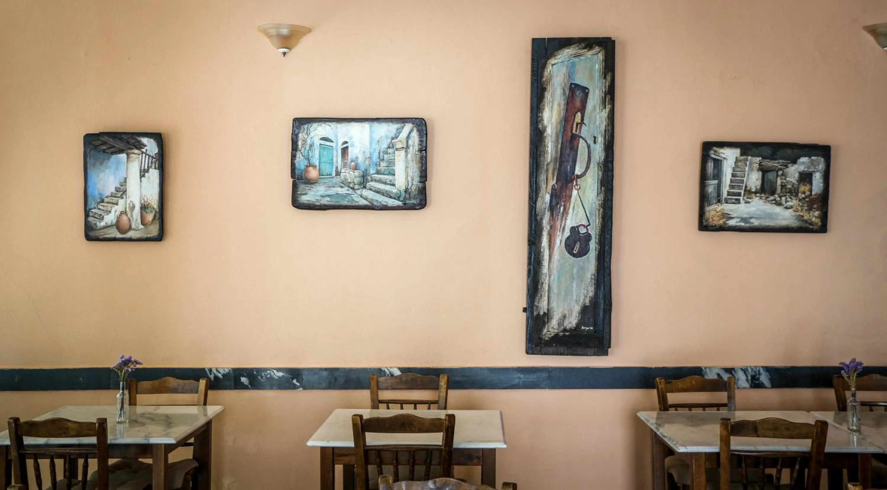 Restaurant/places to eat in Mirtos Hotel