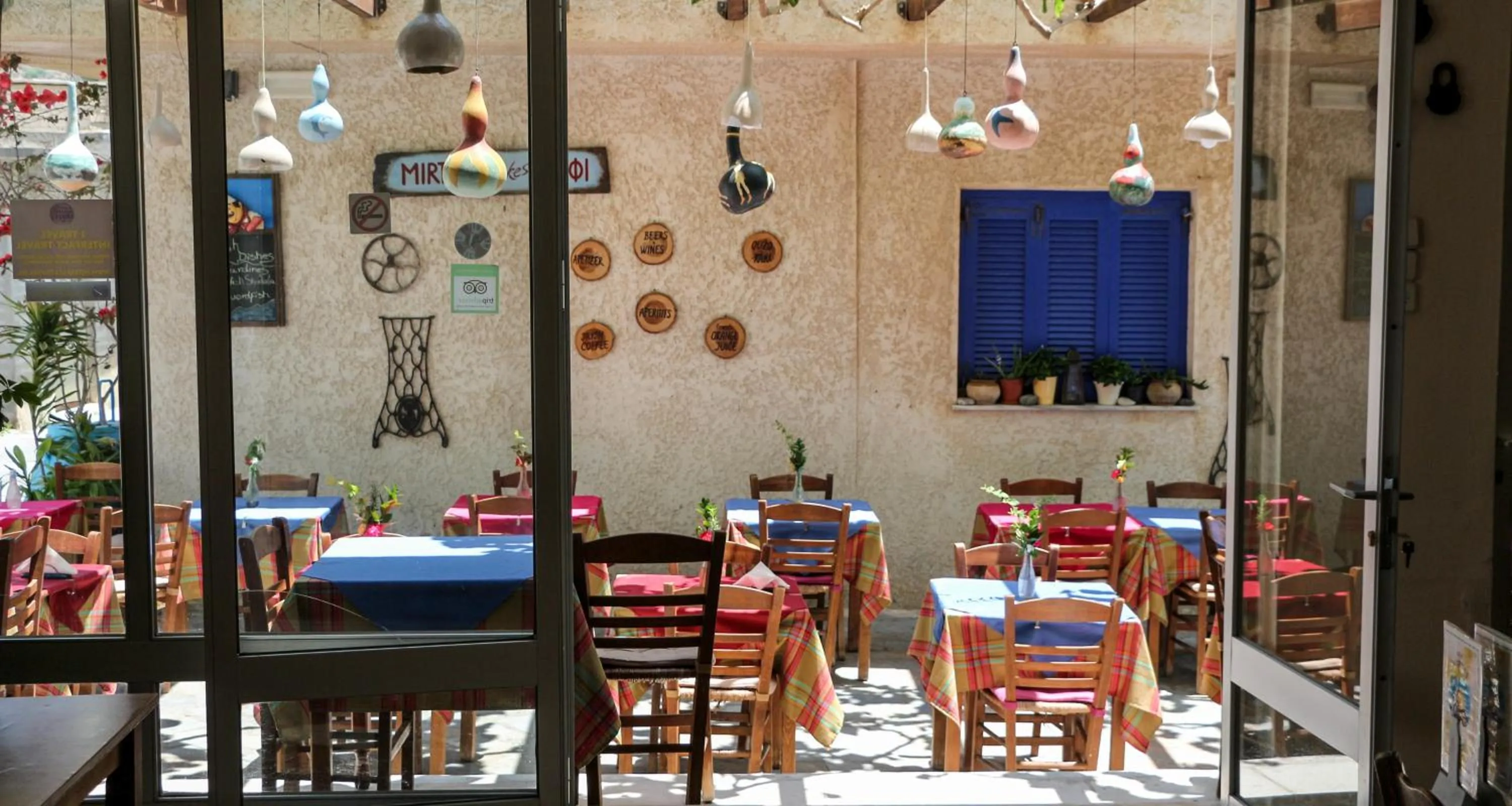 Restaurant/places to eat in Mirtos Hotel